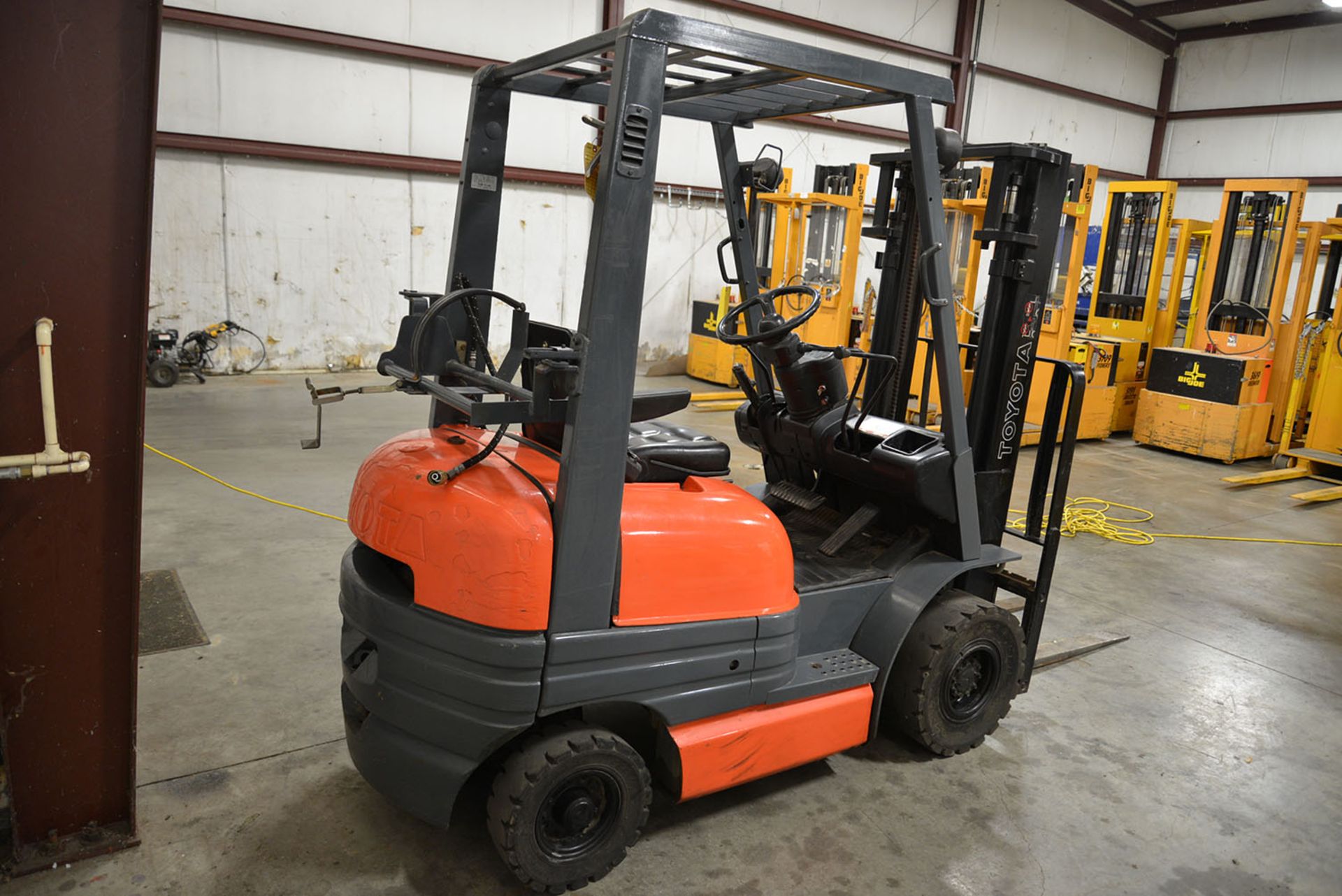 TOYOTA 3,500-lb. Capacity Forklift, Model 42–6 FGU15, S/N 62258, LPG, Lever Shift, Pneumatic - Image 5 of 6