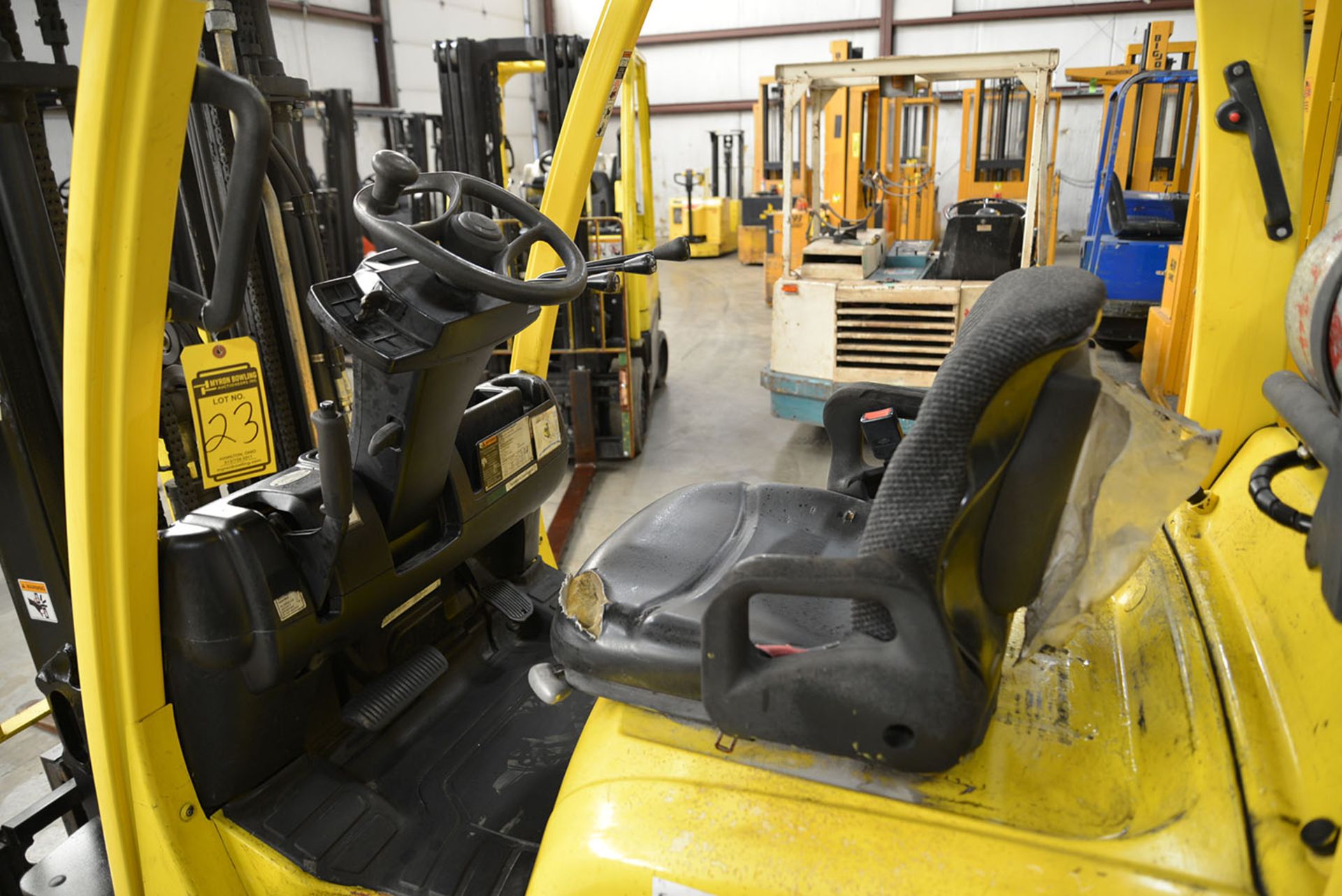 2009 HYSTER 5,000-lb. Capacity Forklift, Model S50FT, S/N F187V15715G, LPG, Lever Shift, Solid - Image 5 of 7