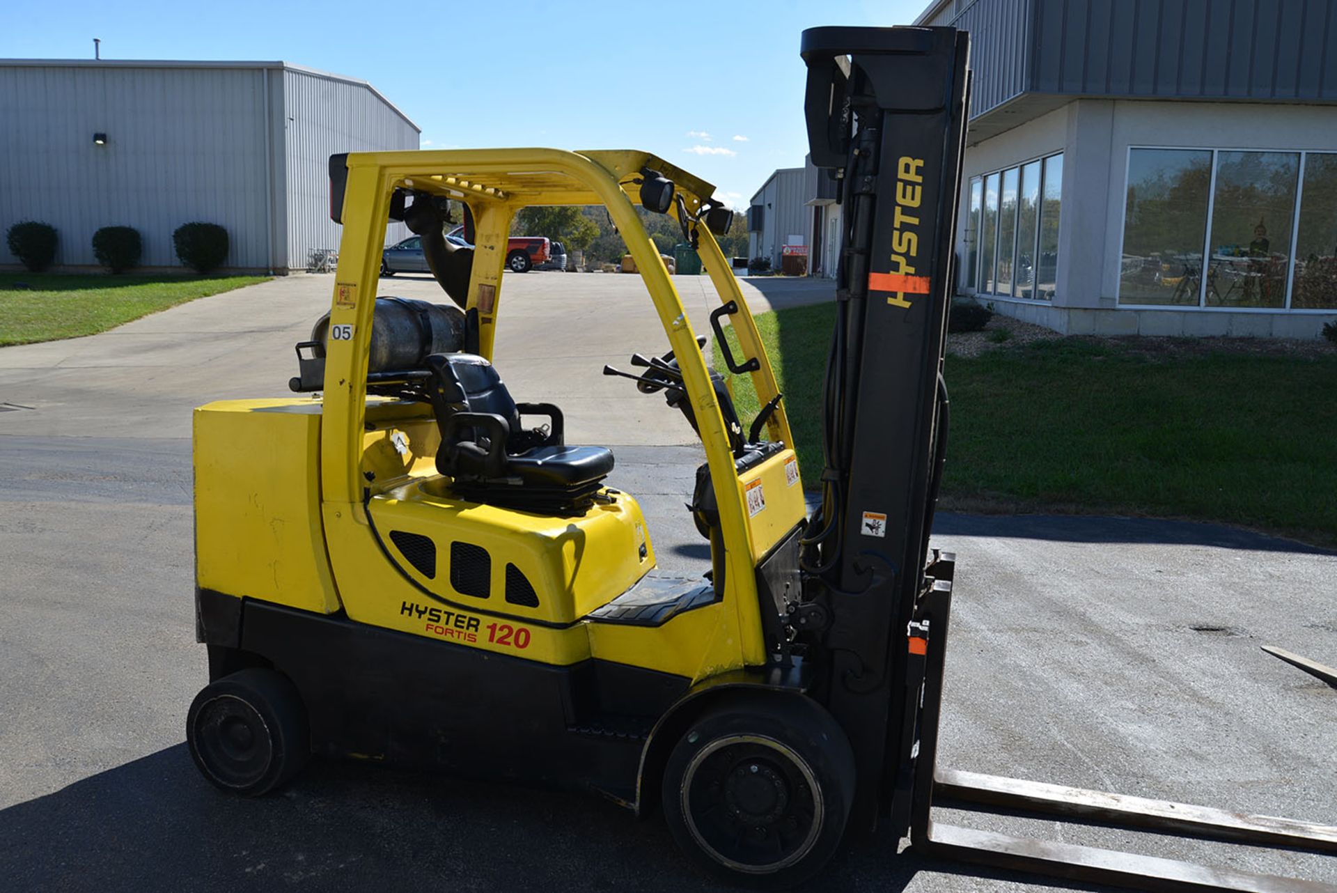 2008 HYSTER 12,000-lb. Capacity Forklift, Model S120XMS, S/N G004V03405F, LPG, lever shift - Image 4 of 6