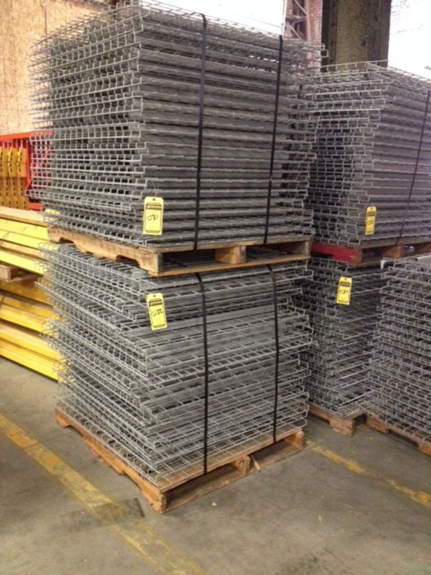 (40) WIRE MESH DECKS - 42'' X 46''; 3-CHANNEL WATERFALL - 40 PER PALLET  (MARION, OH)