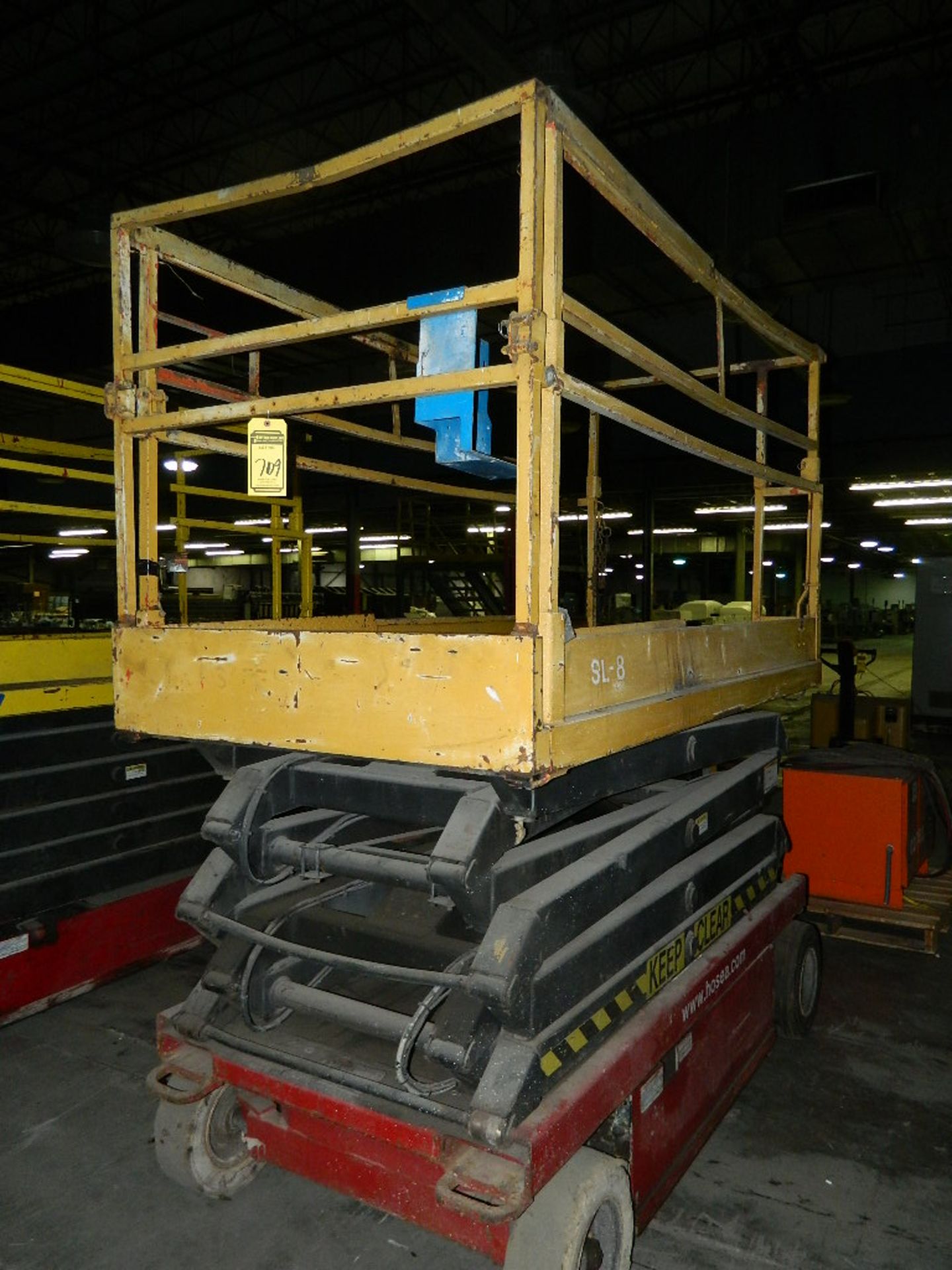 ELECTRIC SCISSOR LIFT