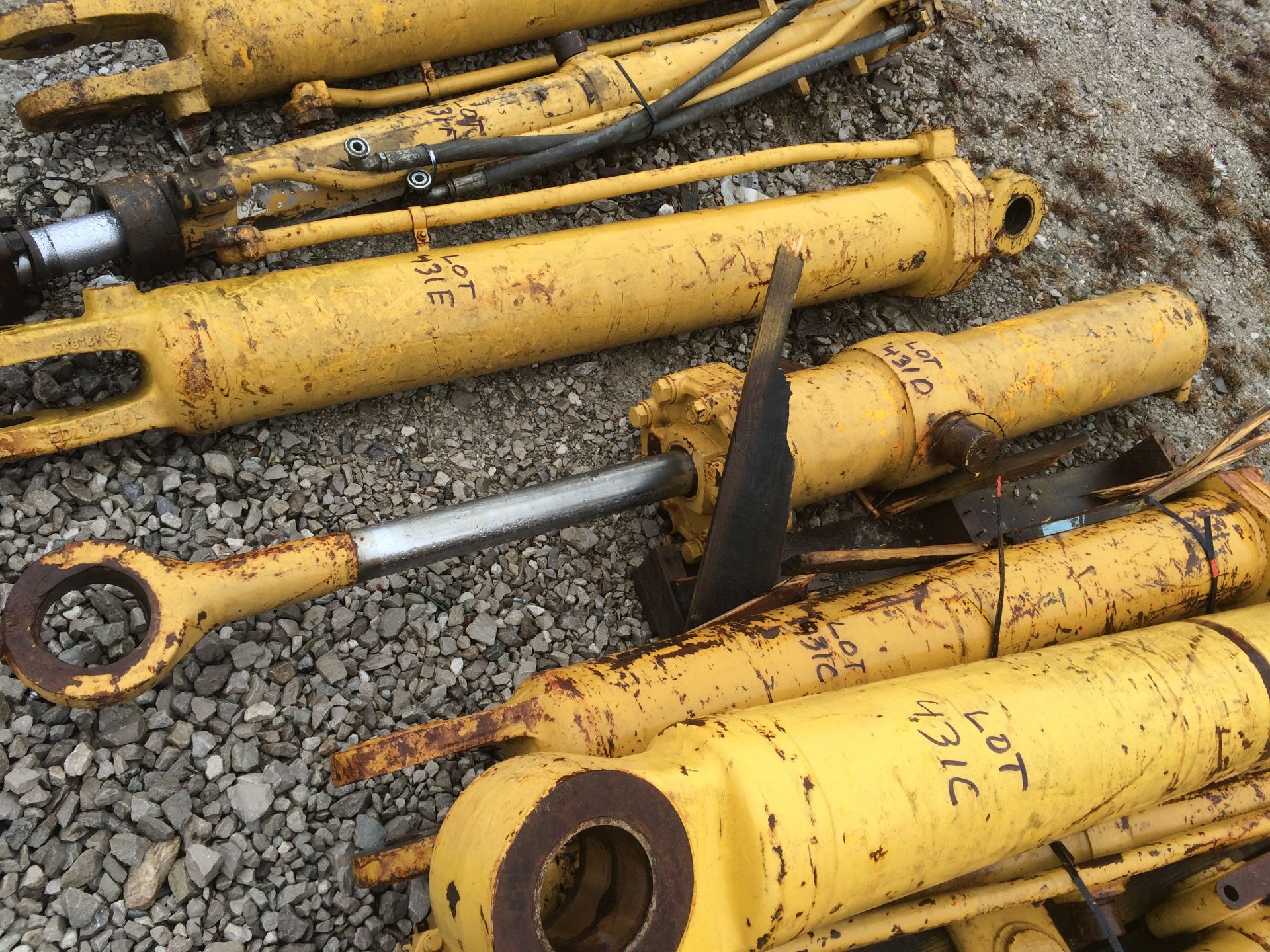 HYDRAULIC CYLINDER