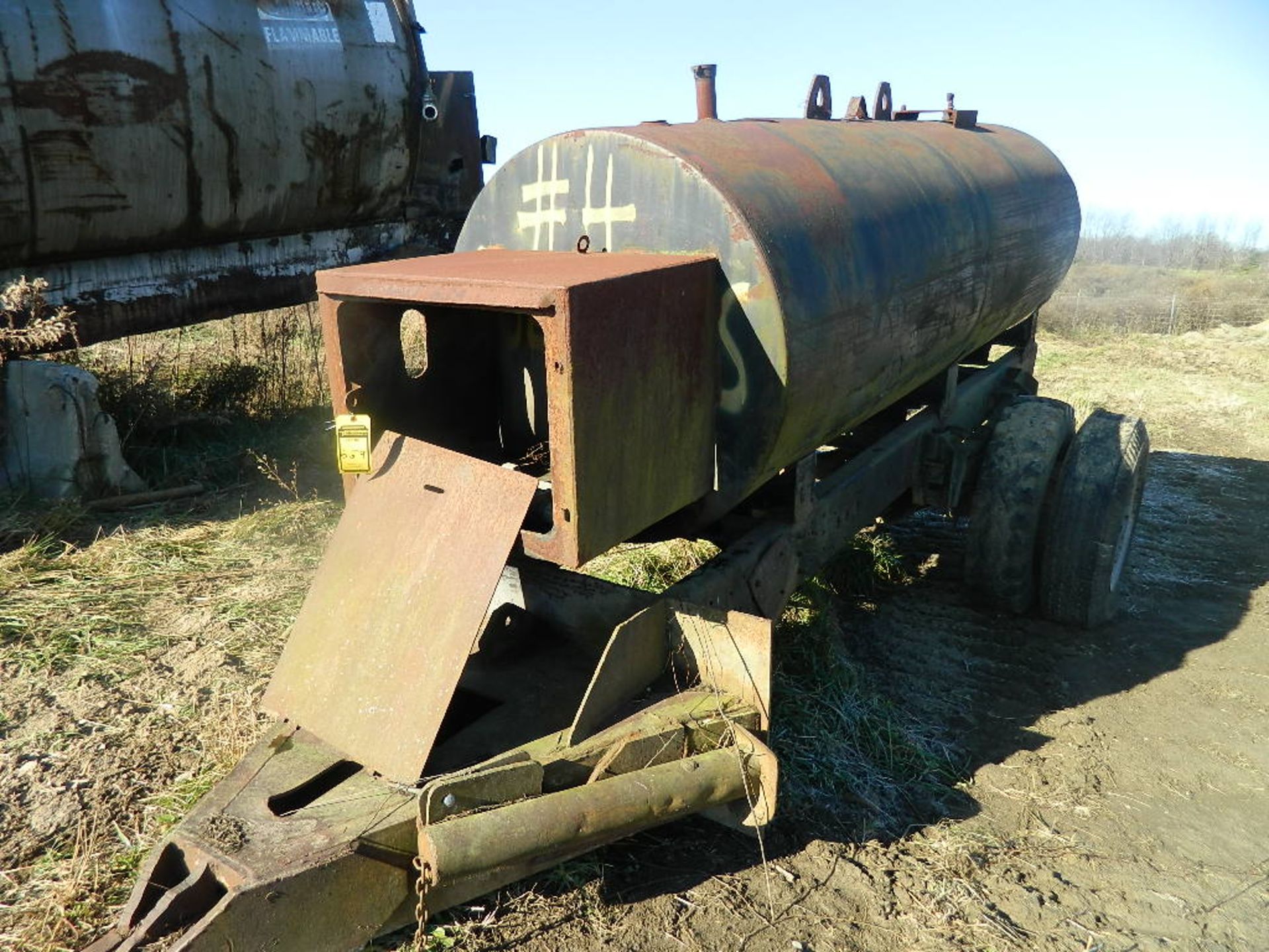 PORTABLE FUEL TANK