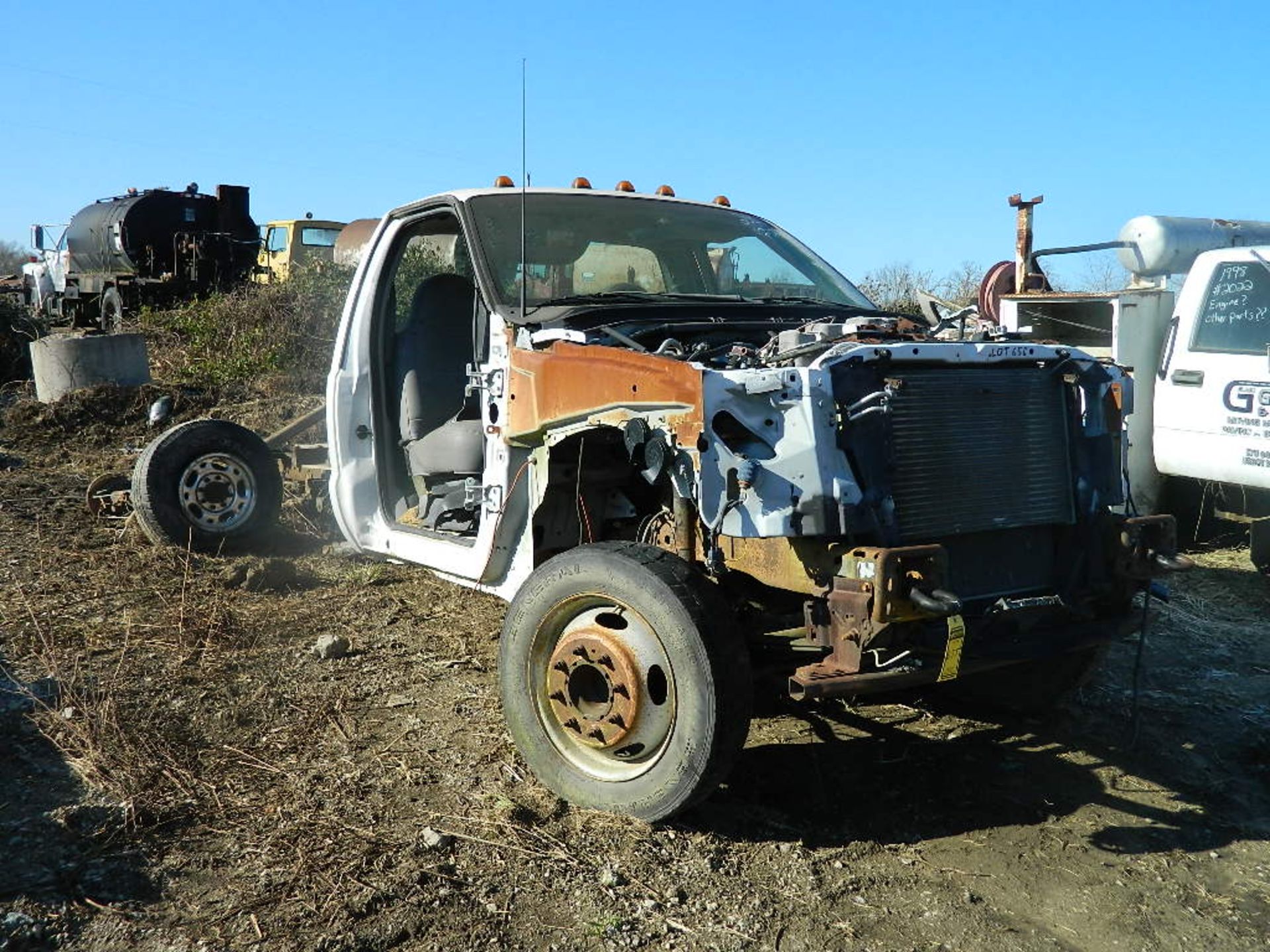 FORD PARTS TRUCK