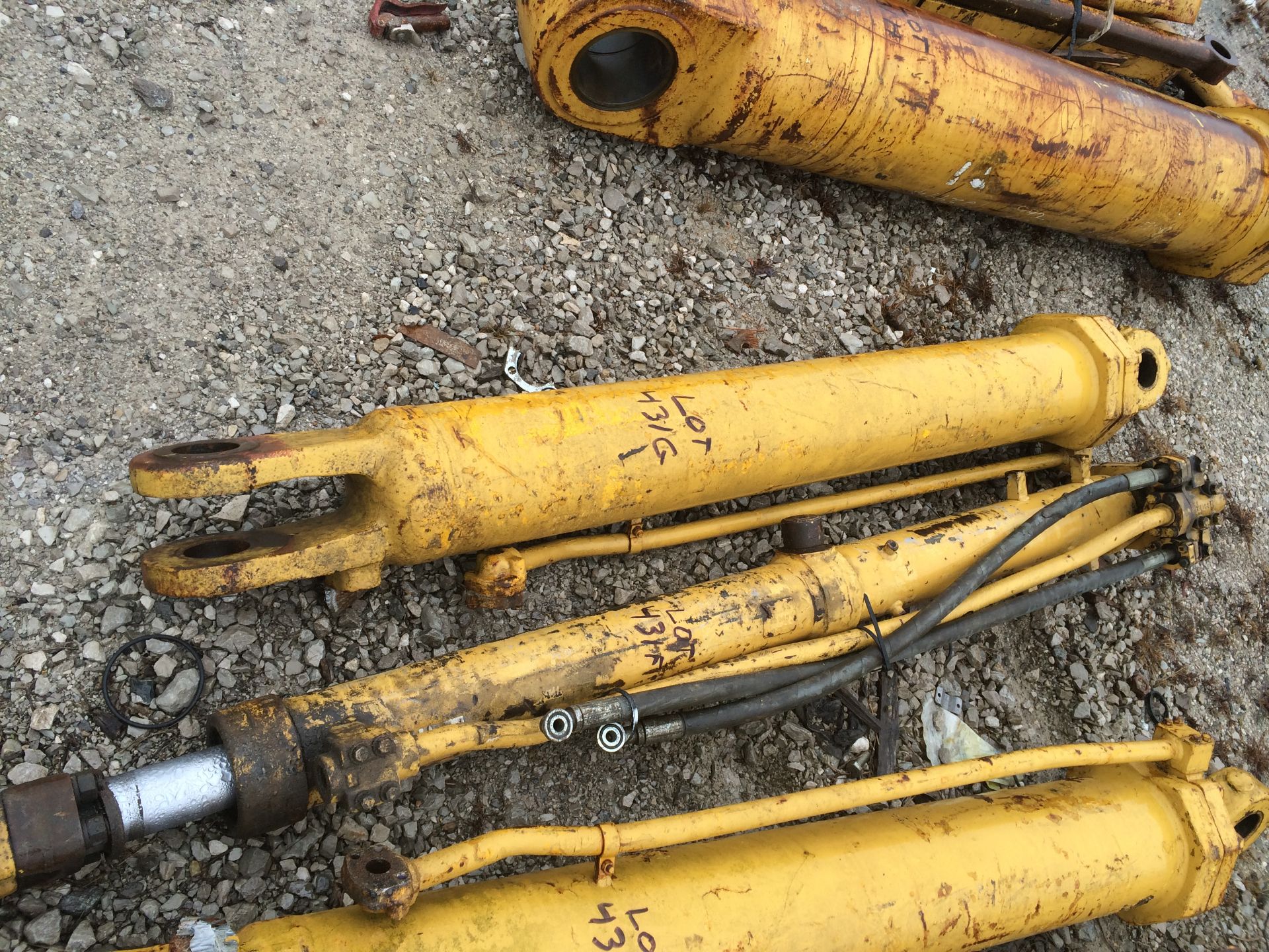 HYDRAULIC CYLINDER