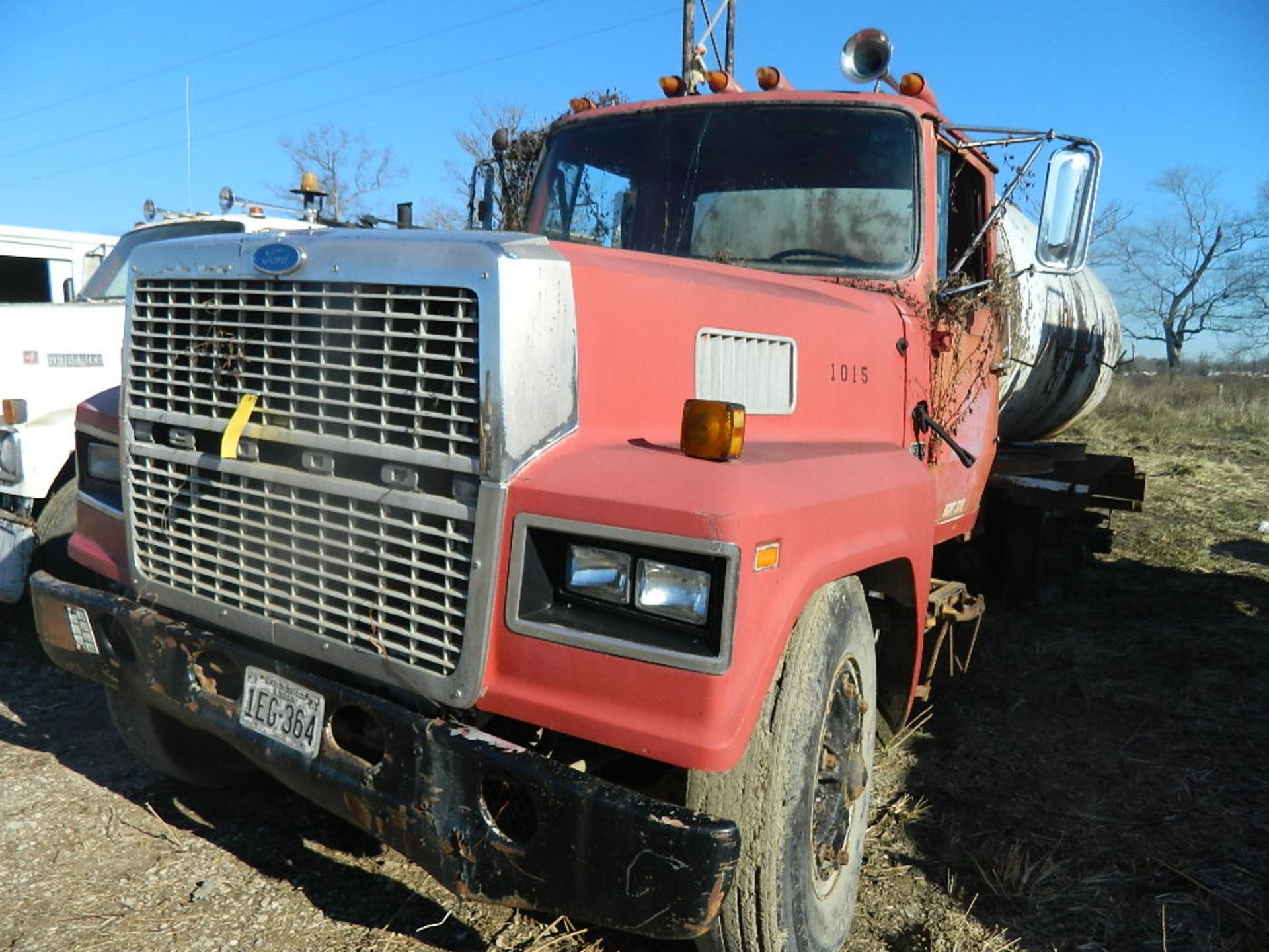 FORD F9000 TANKER TRUCK (PARTS TRUCK)