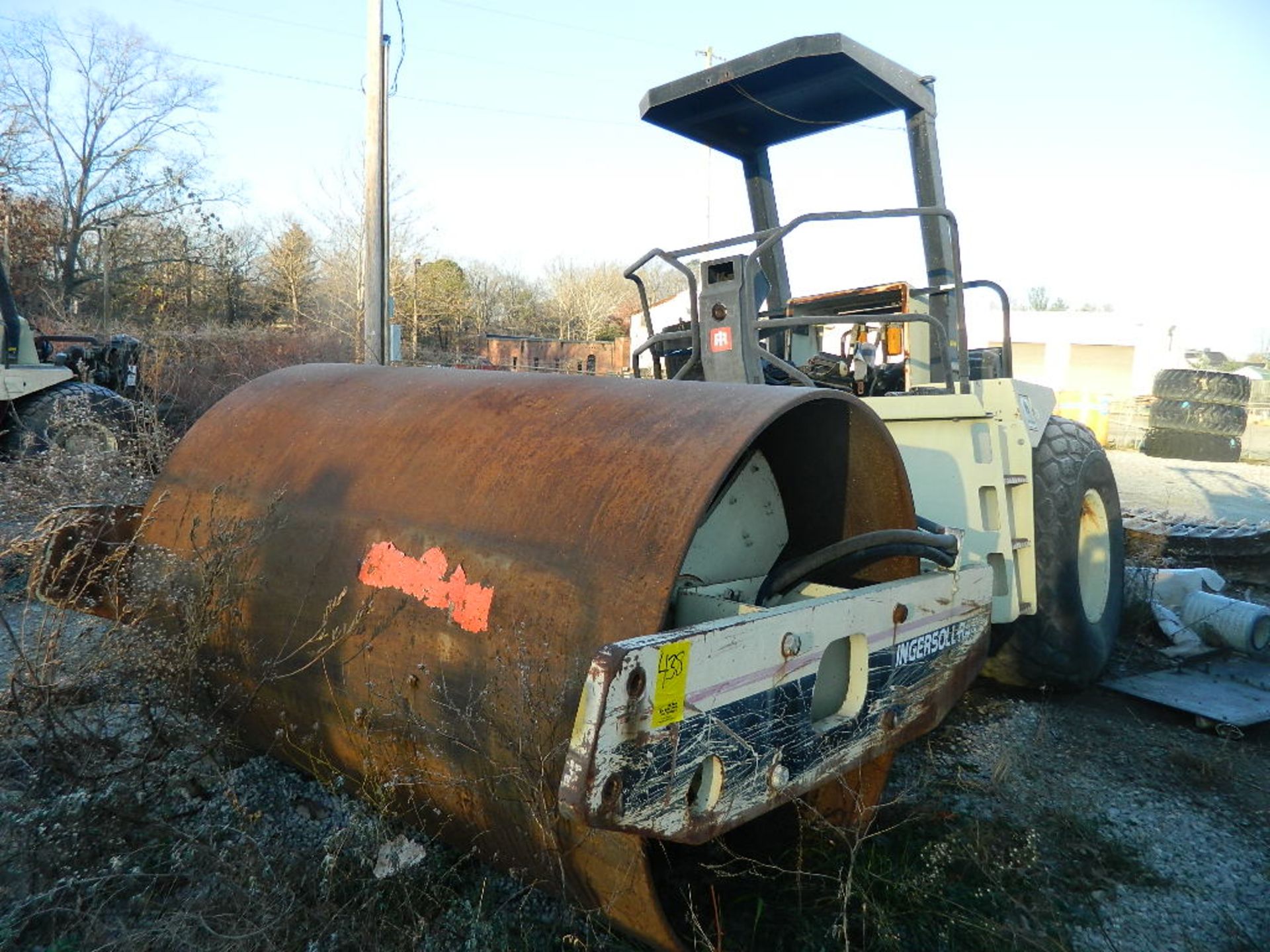 INGERSOLL RAND SINGLE DRUM ROLLER, MODEL SD1000 PRO PAC, S/N 146207 (NEEDS REPAIRS)