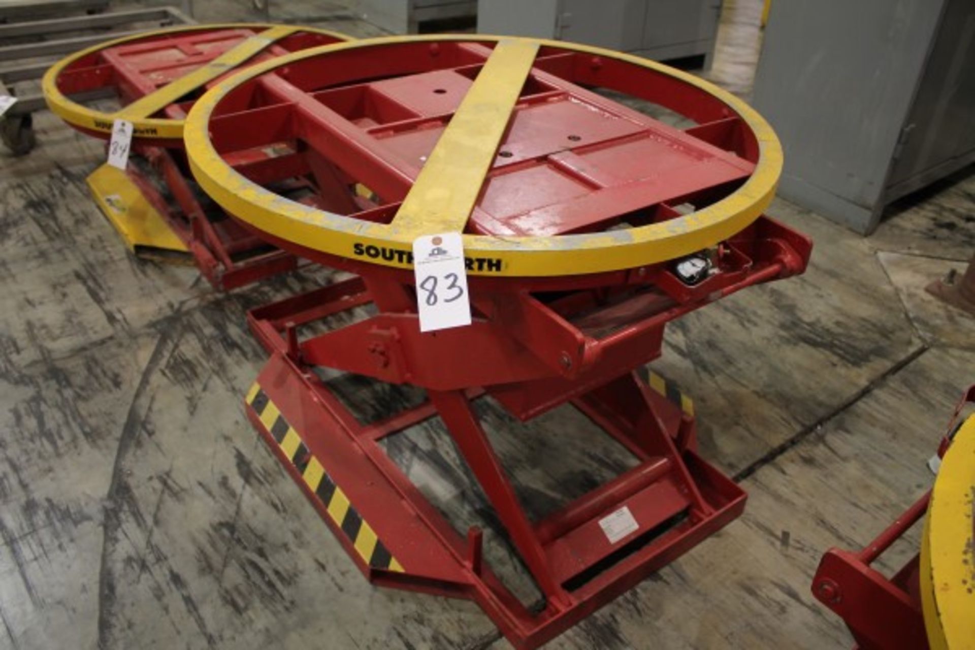 Southworth Air Assisted, Rotating Tote Stand, M# 4425302, 3,000 lb Cap. | Loading Fee: $5