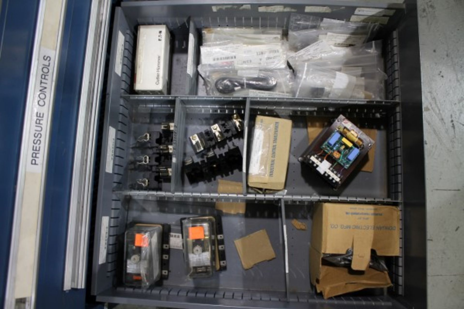 Stanley Vidmar 11 Drawer Storage Cabinet, W/ Contents, Electronic & Electrical Components - Image 12 of 12