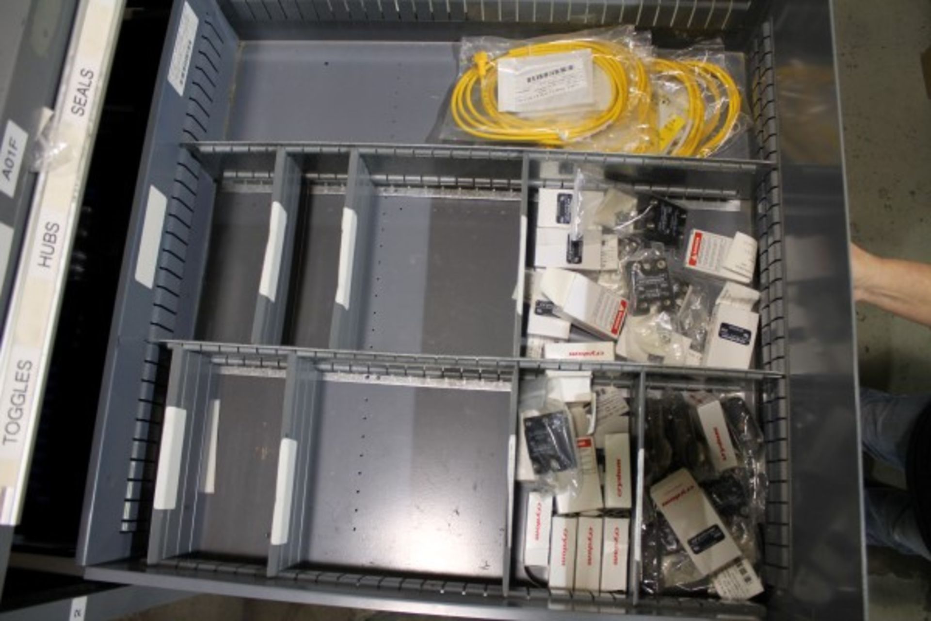 Stanley Vidmar 5 Drawer Storage Cabinet, W/ Contents, Electronic & Electrical Components - Image 3 of 6