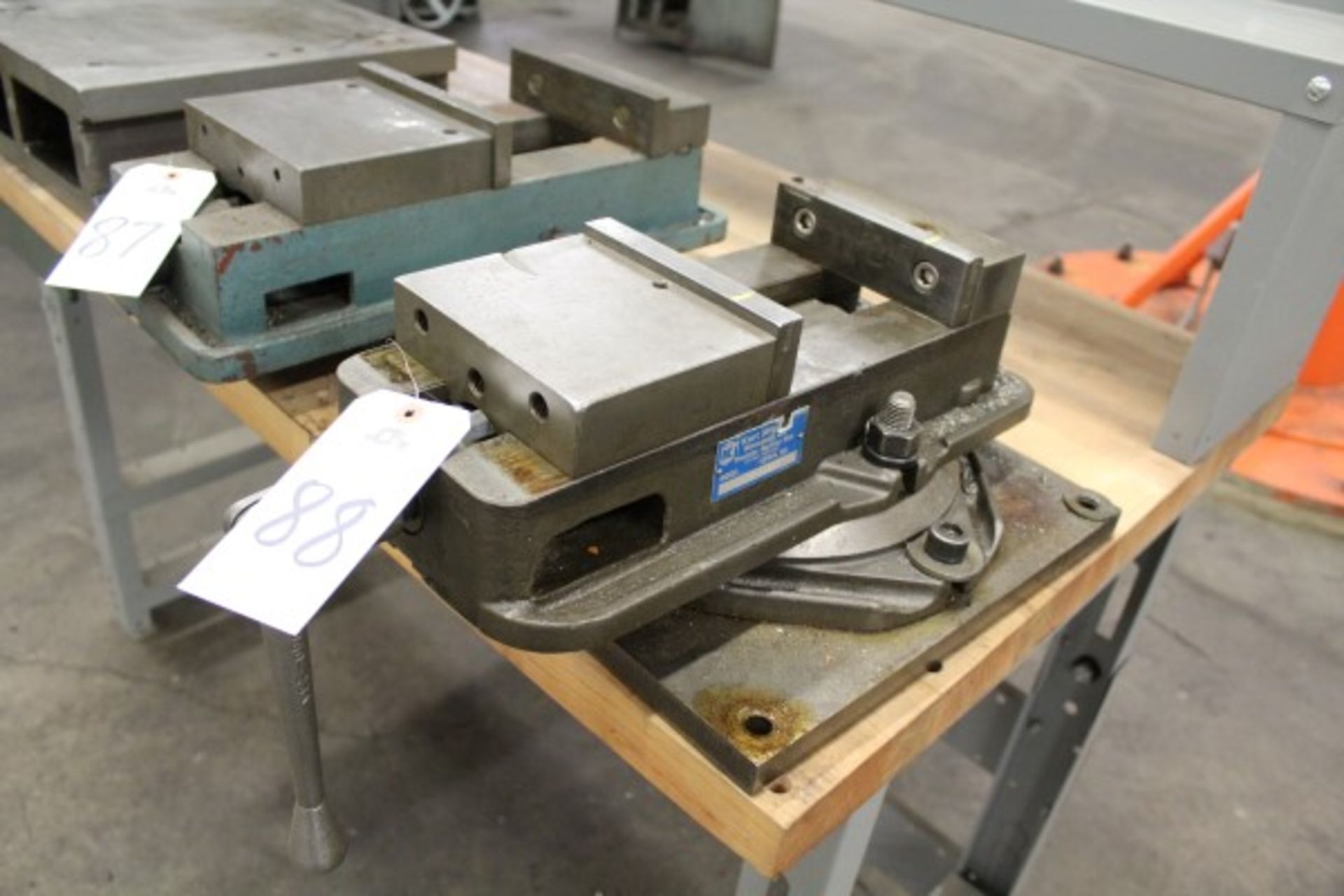 8" Kurt Milling Vise, W/ Swivel Base