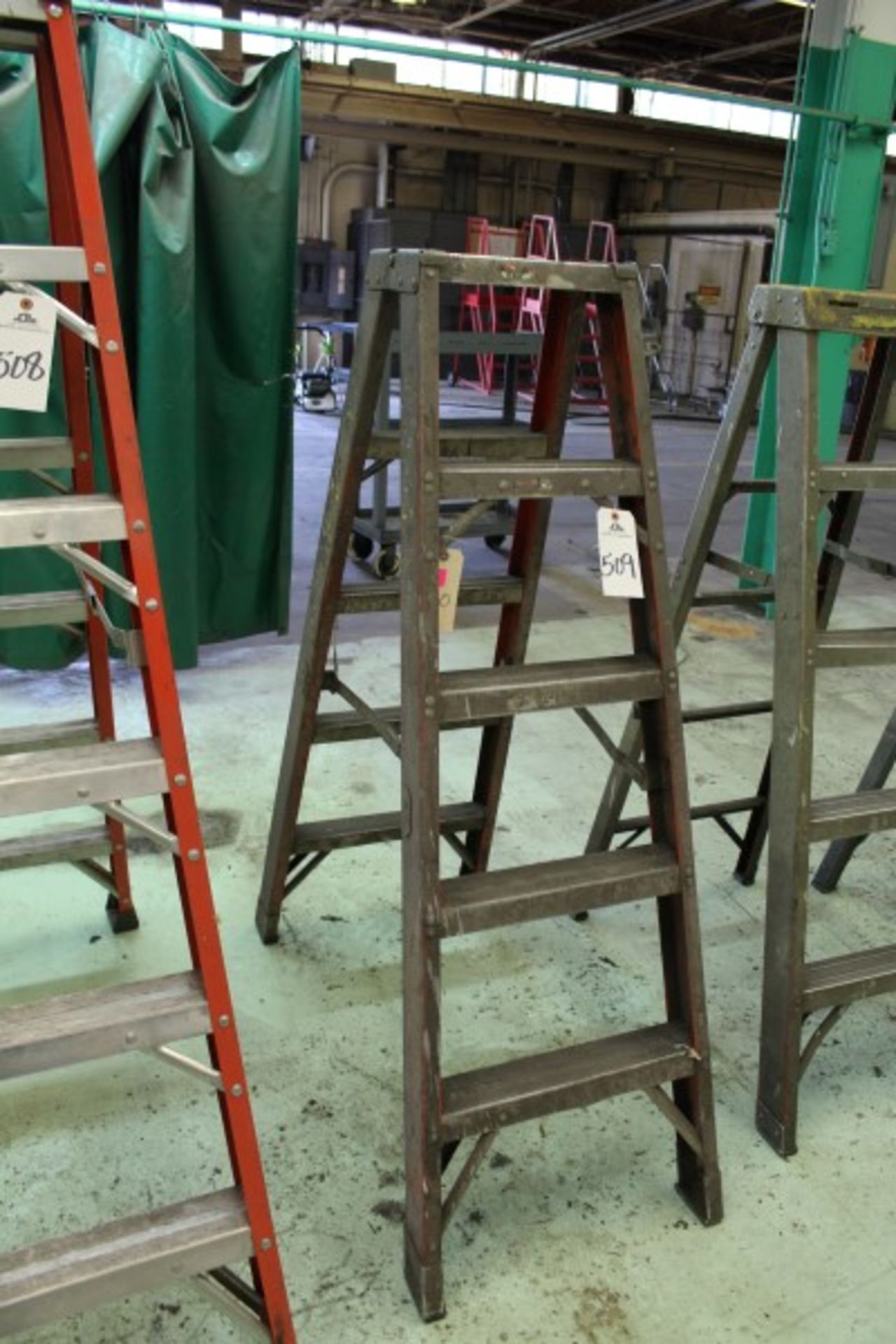 5' Fiberglass Step Ladder