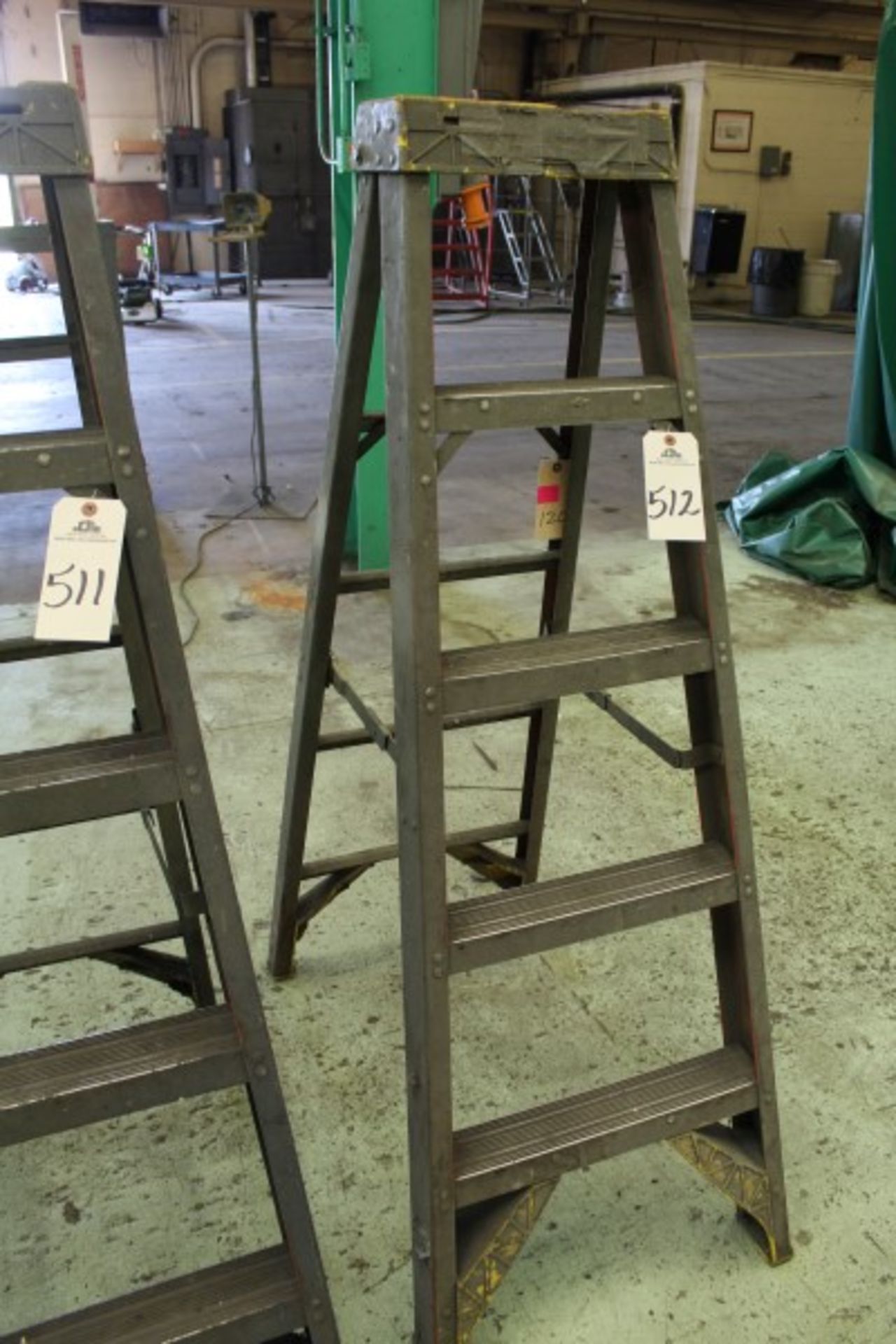 5' Fiberglass Step Ladder