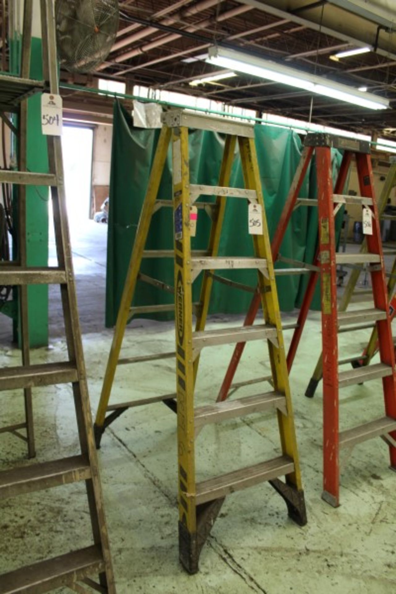 6' Fiberglass Step Ladder