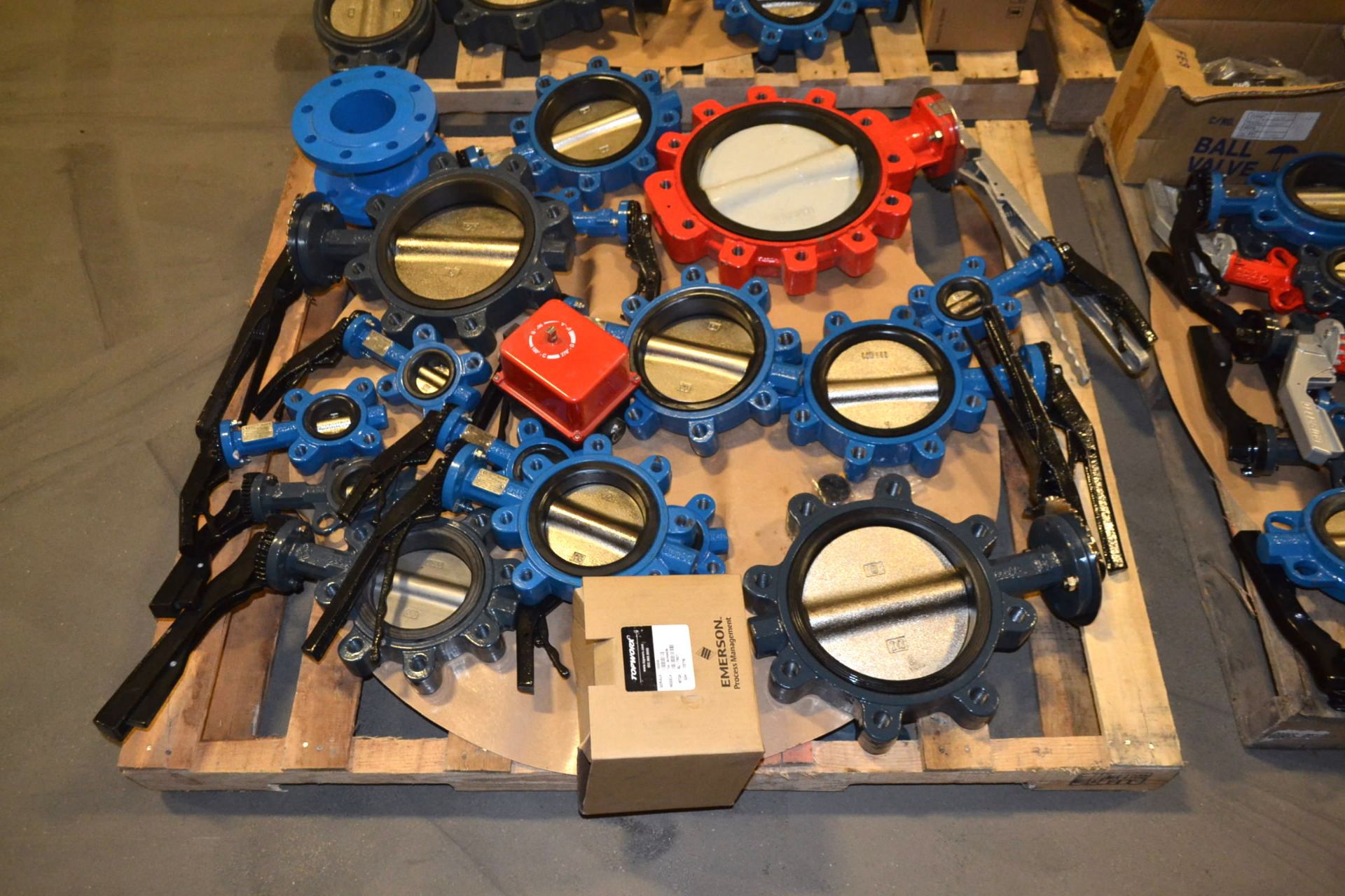 LOT OF ASSORTED VALVES & PARTS - Image 3 of 7