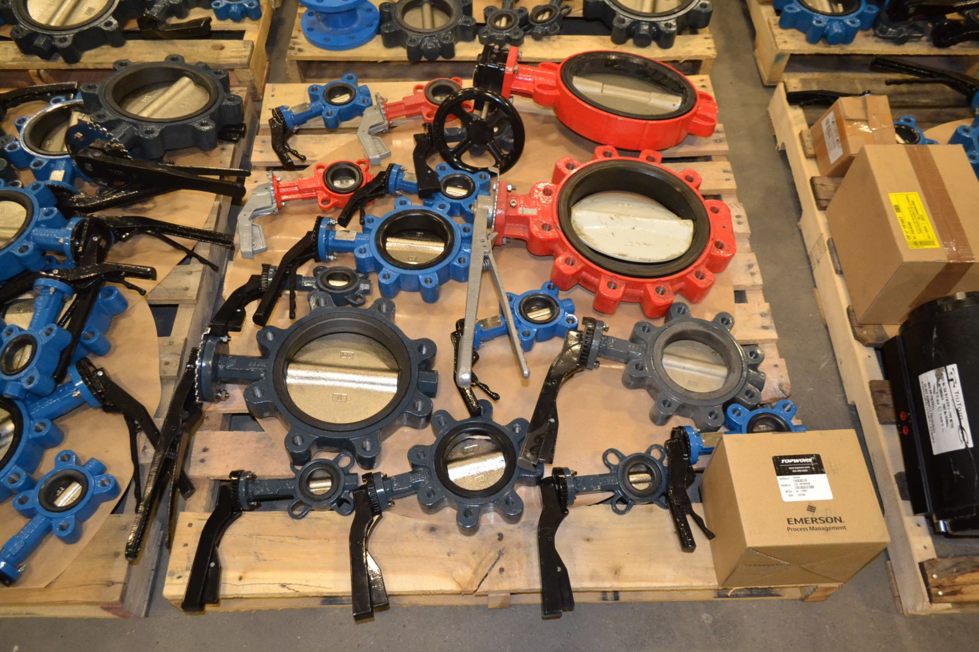 LOT OF ASSORTED BUTTERFLY VALVES, AND ACTUATORS - Image 3 of 7