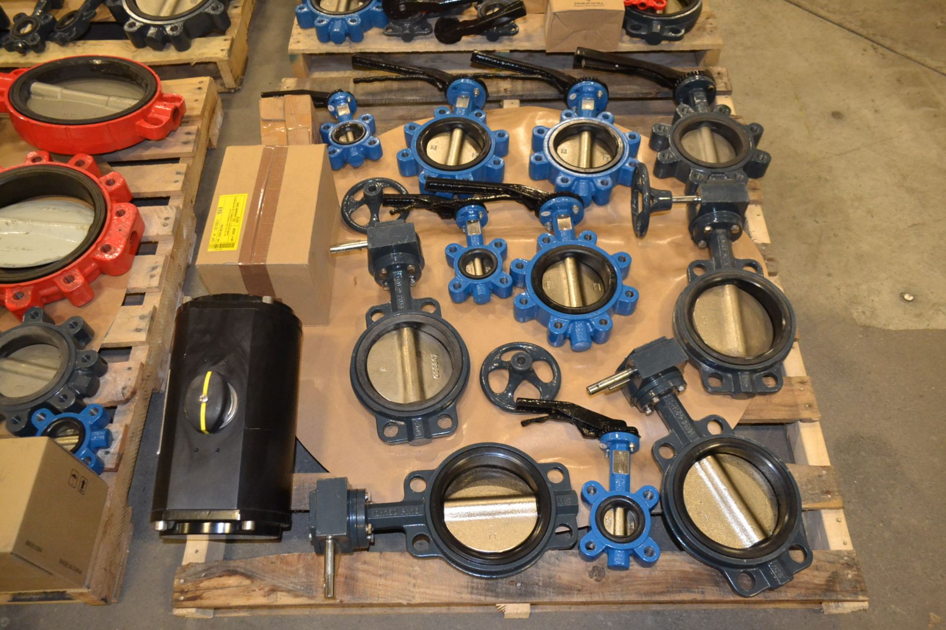 LOT OF ASSORTED BUTTERFLY VALVES, AND ACTUATORS - Image 2 of 7