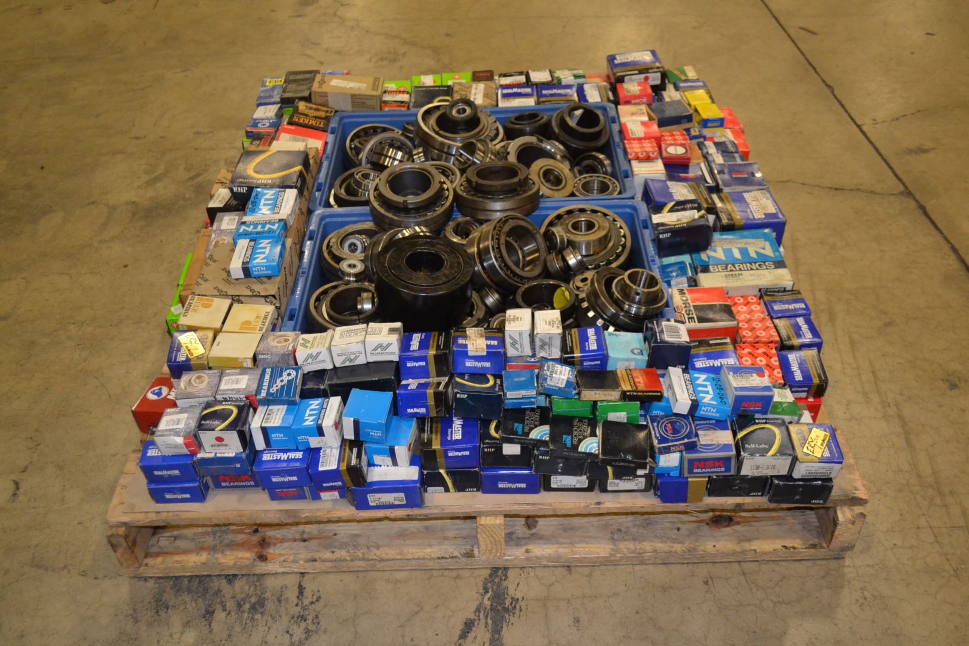 LOT OF ASSORTED ROLLER BEARINGS, SKF, TIMKEN, NTN, SEALMASTER, NSK, INA, IKO - Image 2 of 4