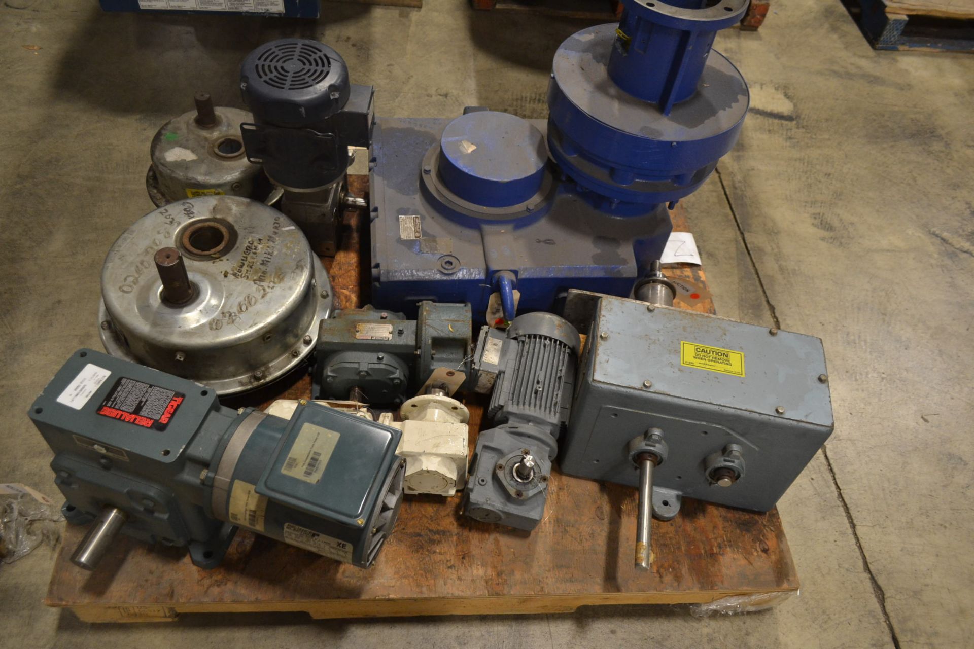 LOT OF ASSORTED GEARBOXES, TIGEAR, LEESON, SEW-EURODRIVE, SM CYCLO