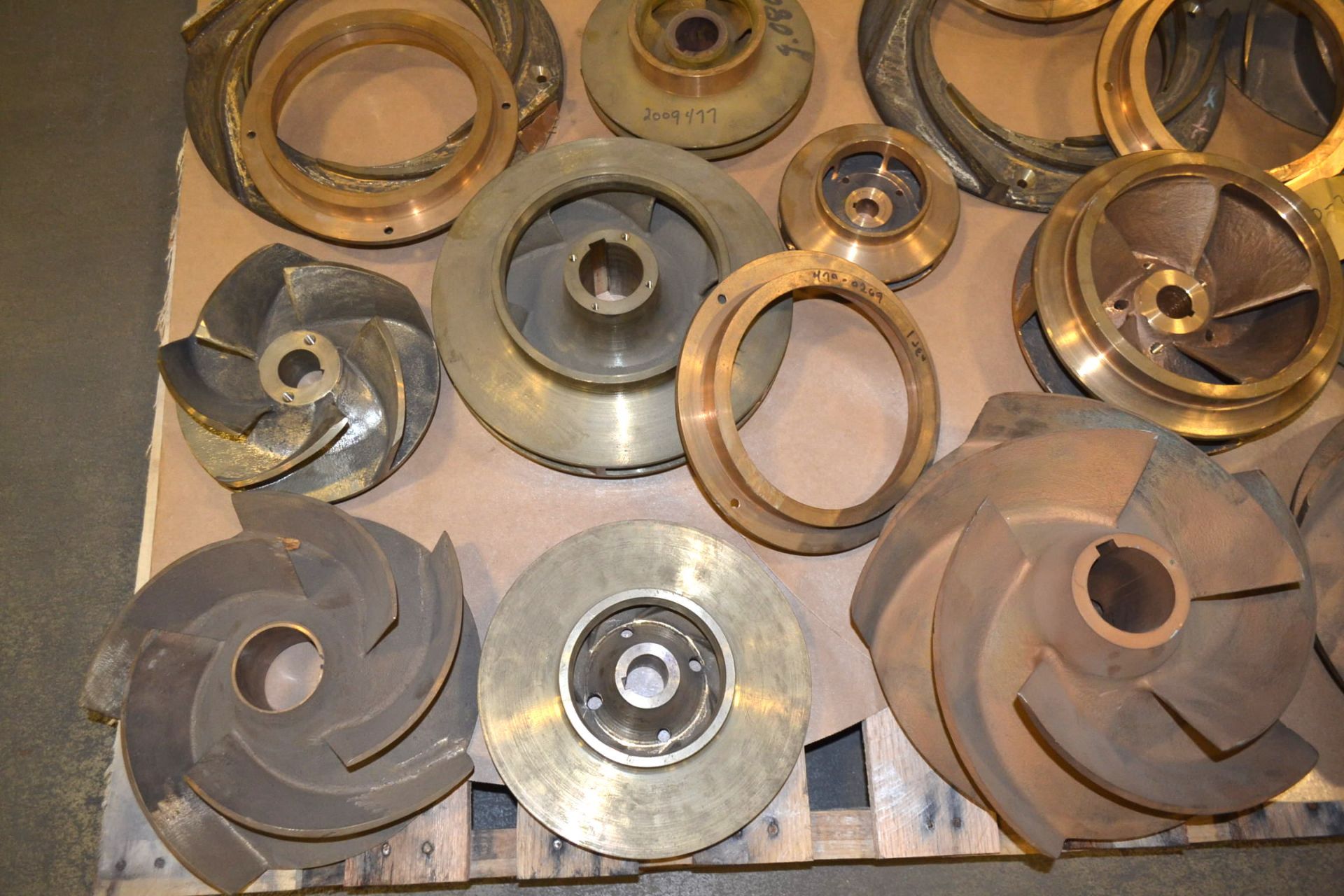 LOT OF ASSSORTED BRASS PUMP IMPELLERS AND PARTS - Image 3 of 6