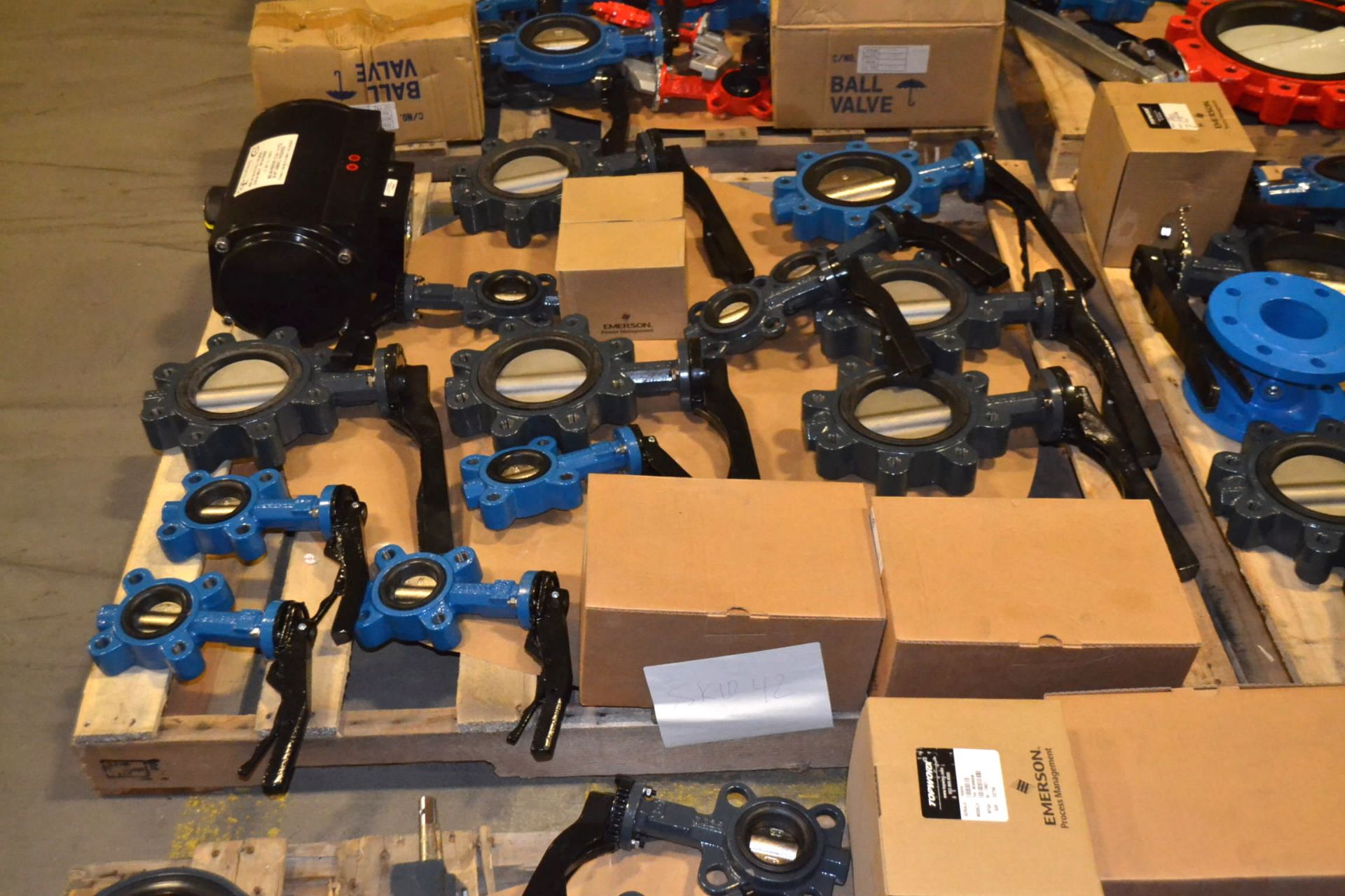 LOT OF ASSORTED VALVES & PARTS - Image 5 of 7