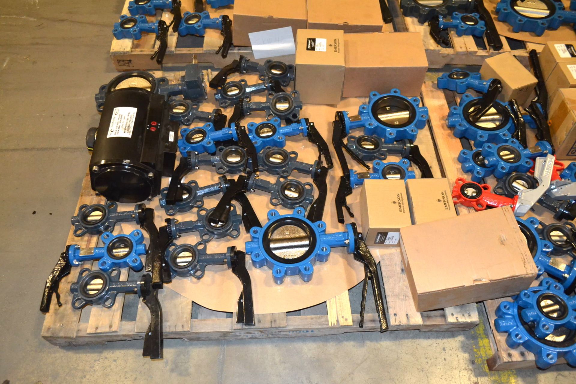 LOT OF ASSORTED VALVES & PARTS - Image 6 of 7