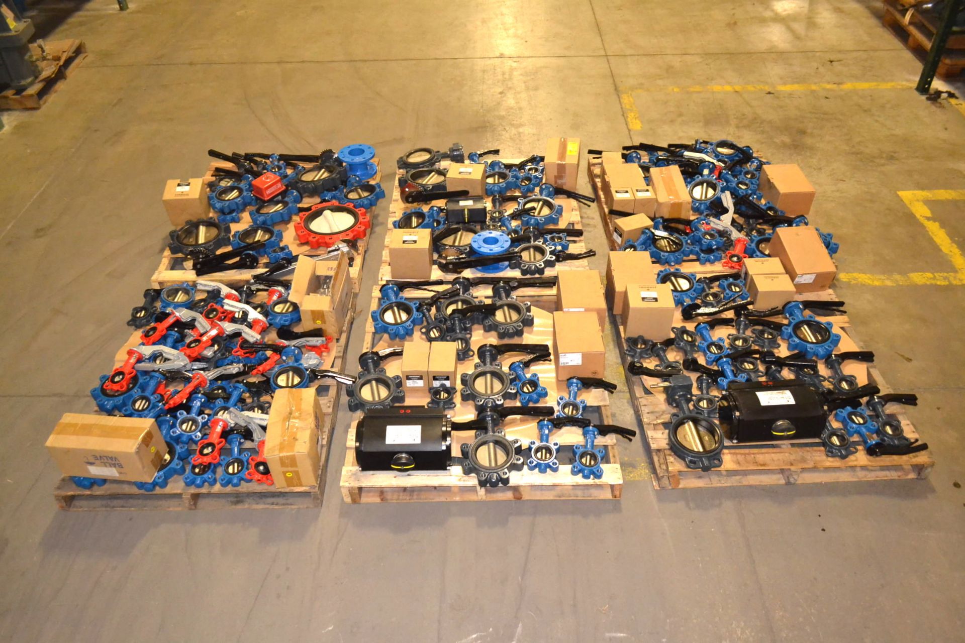LOT OF ASSORTED VALVES & PARTS
