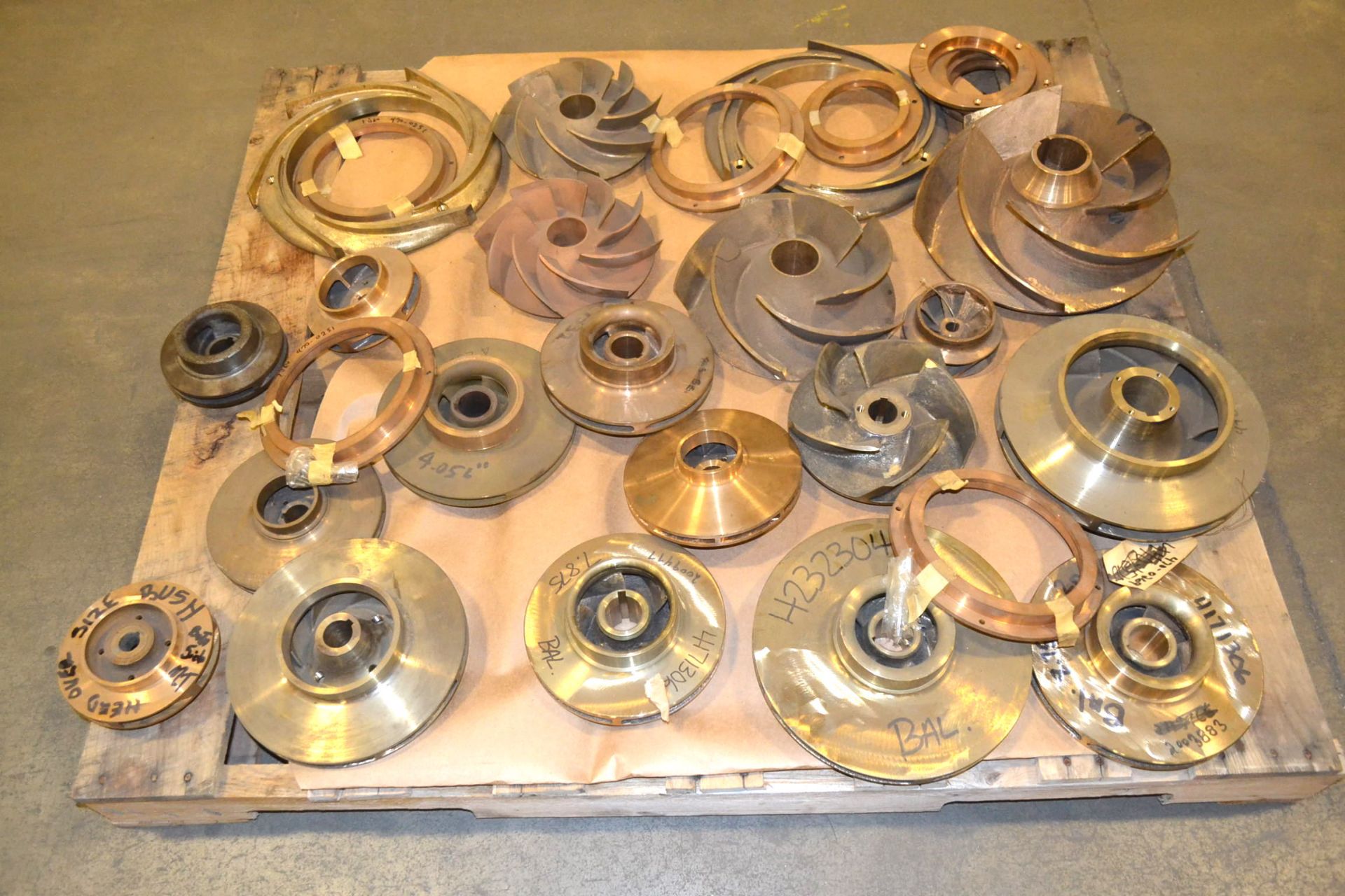 LOT OF ASSSORTED BRASS PUMP IMPELLERS AND PARTS - Image 2 of 6