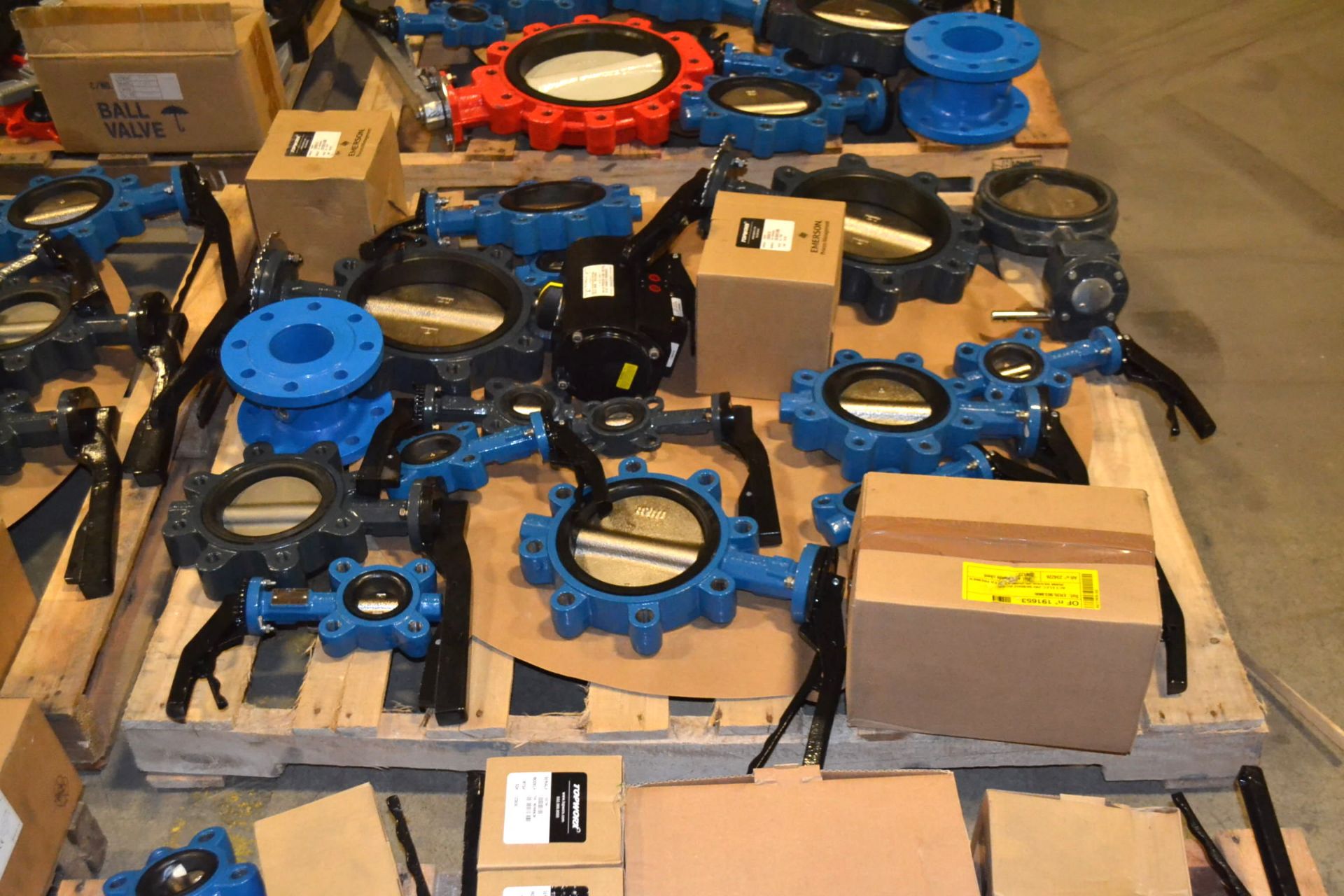 LOT OF ASSORTED VALVES & PARTS - Image 4 of 7