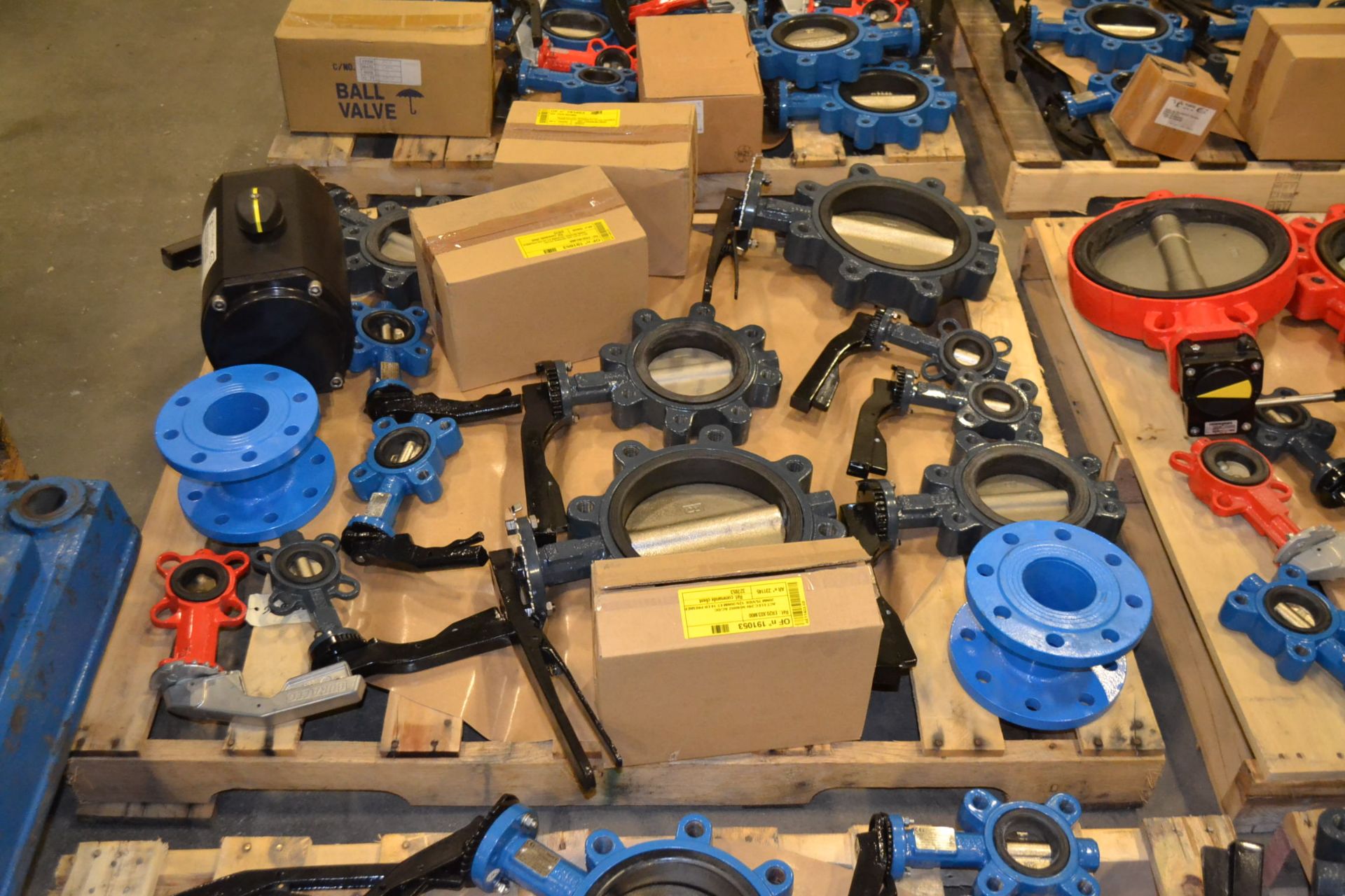 LOT OF ASSORTED BUTTERFLY VALVES, AND ACTUATORS - Image 6 of 7