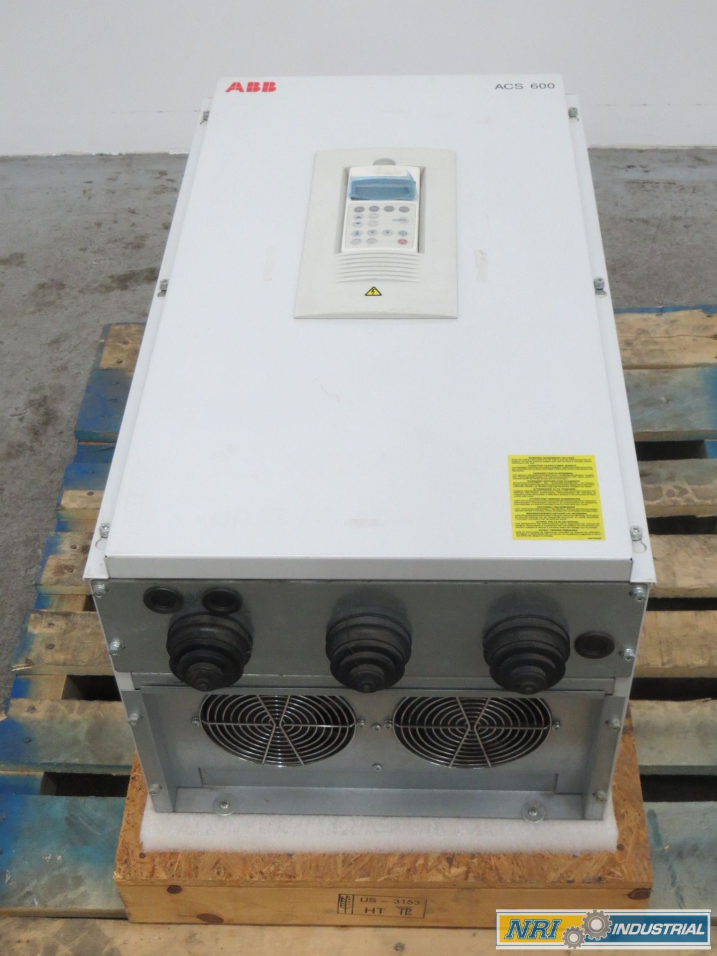 ABB ACS60101206 ACS600 INVERTER UNIT 125HP 525-600V-AC 87A AMP 103A AMP AC MOTOR DRIVE