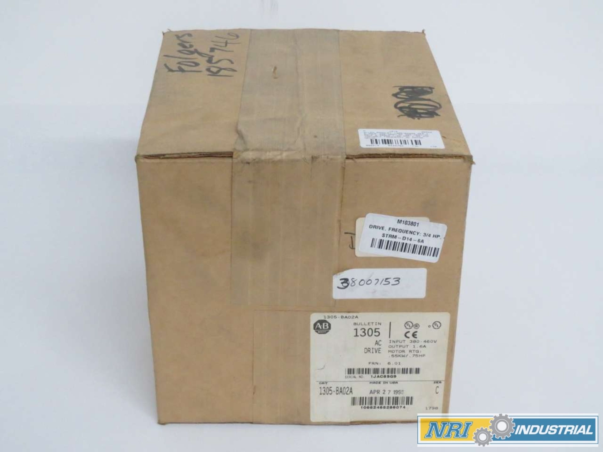 ALLEN BRADLEY 1305-BA02A 0.75HP 0-400HZ 1.6A AMP AC MOTOR DRIVE