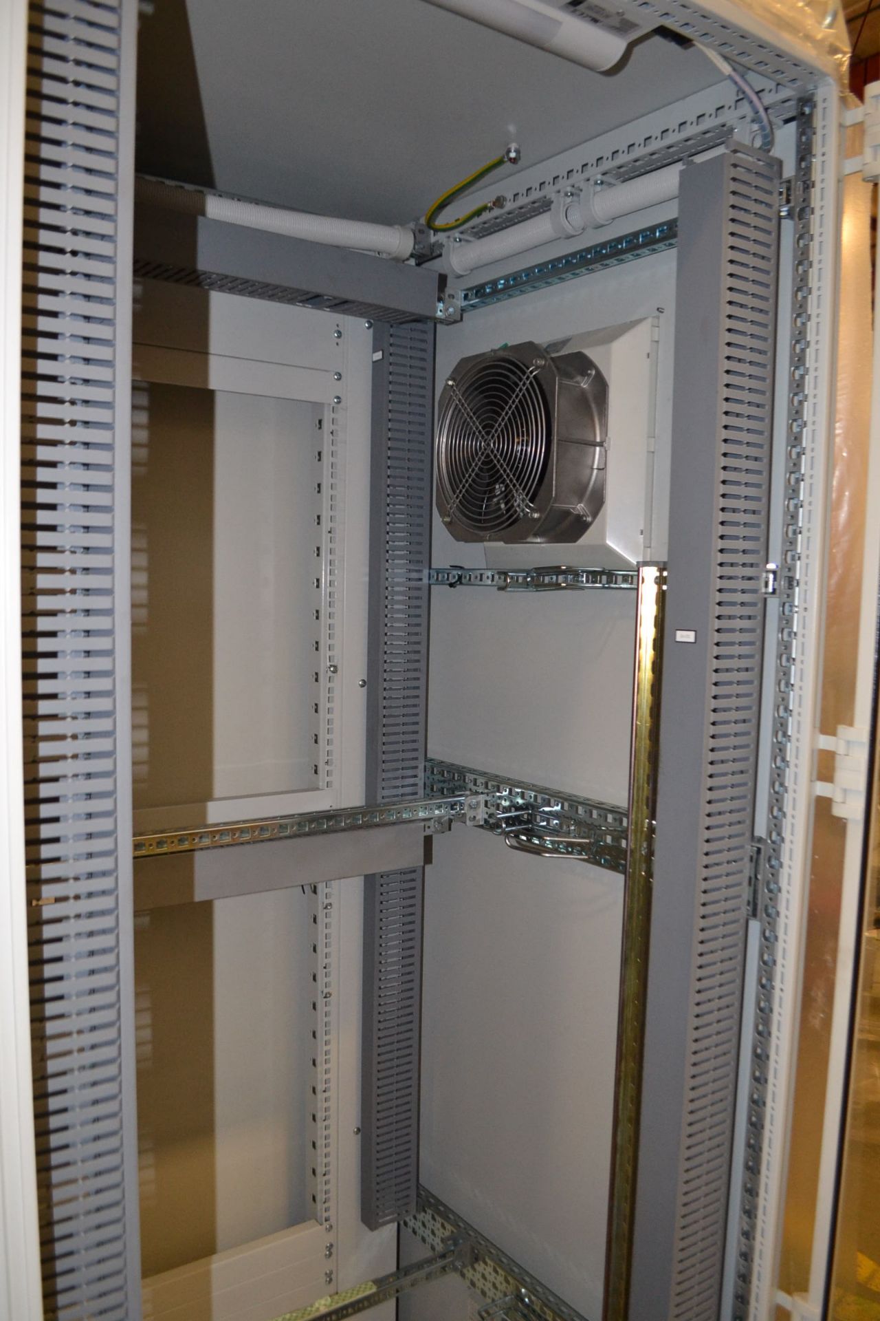 RITTAL DOUBLE DOOR ELECTRICAL ENCLOSURE - Image 6 of 8