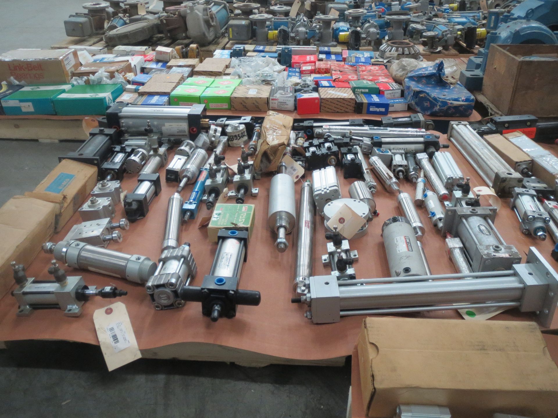 3 PALLETS OF ASSORTED PNEUMATIC CYLINDERS PNEUMATIC VALVES, SMC MAC ASCO BIMBA - Image 2 of 4