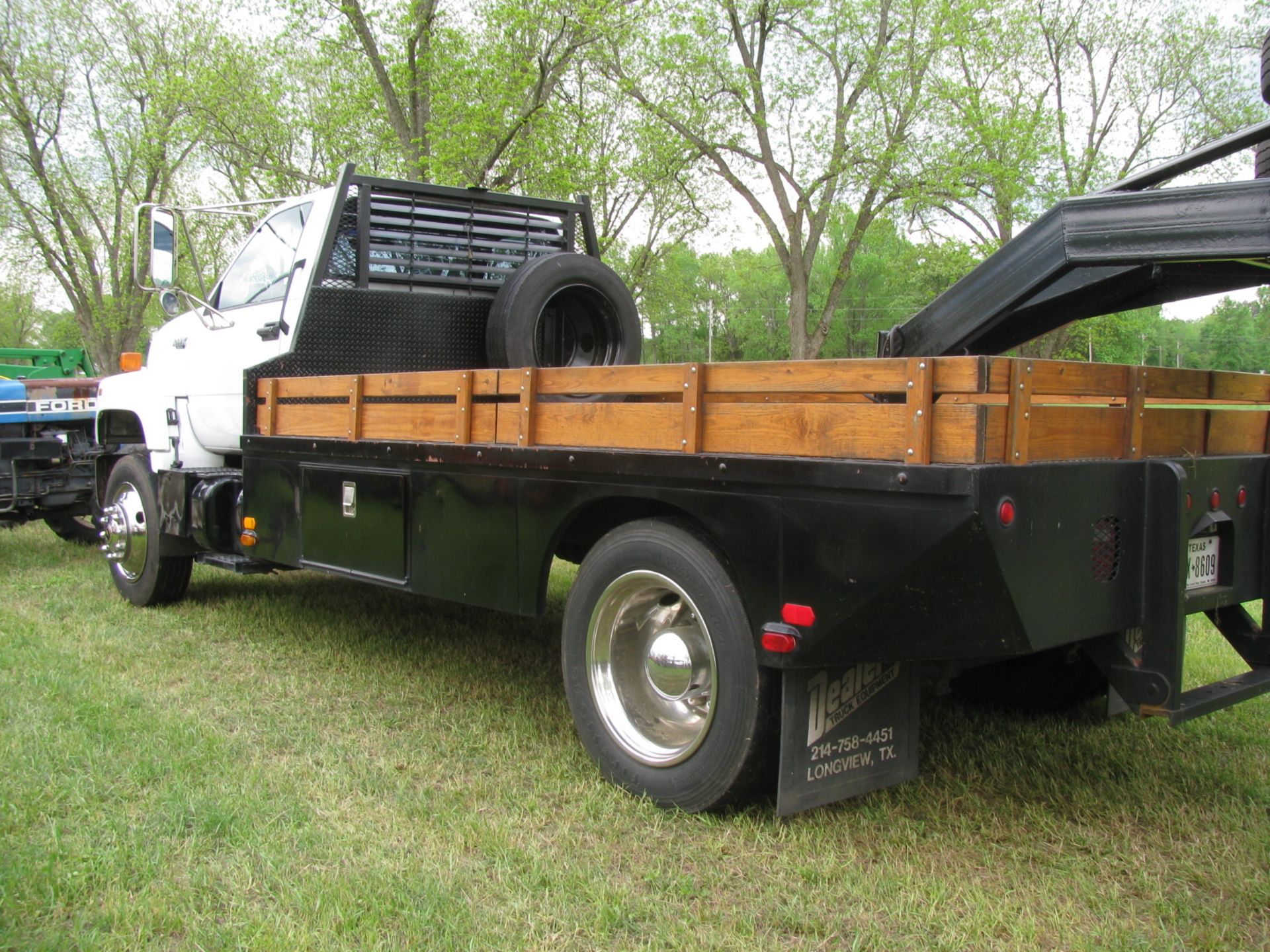 Lot 324 1992 Chev Topkick 2 1/2 ton Truck & Trailer - Image 4 of 38