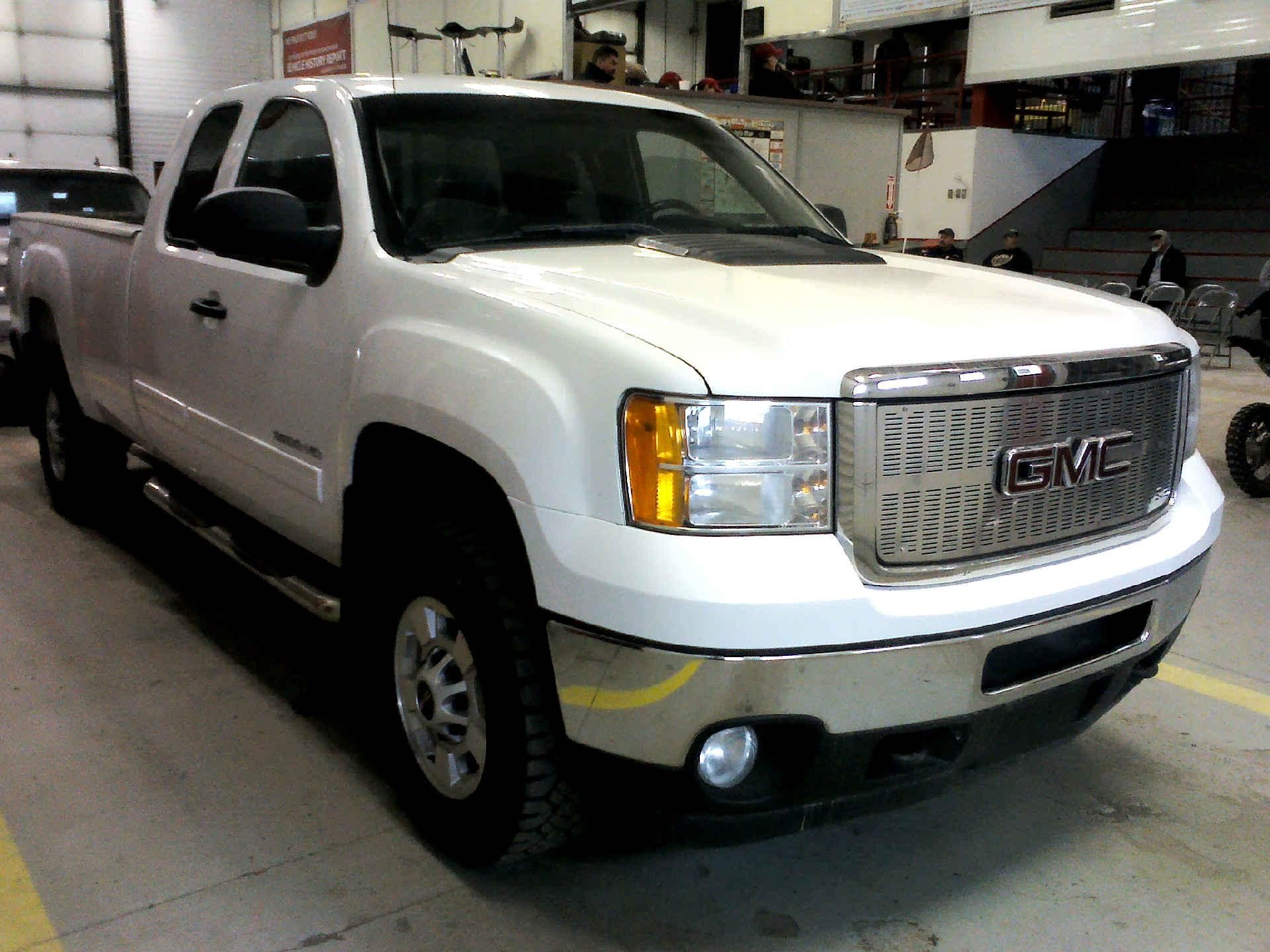 2011 GMC SIERRA 2500HD SLE EXT. CAB 4WD 6.0L V8 OHV 16V FFV AUTOMATIC SN:1GT220CG2BZ266162 OPTIONS: - Image 3 of 9