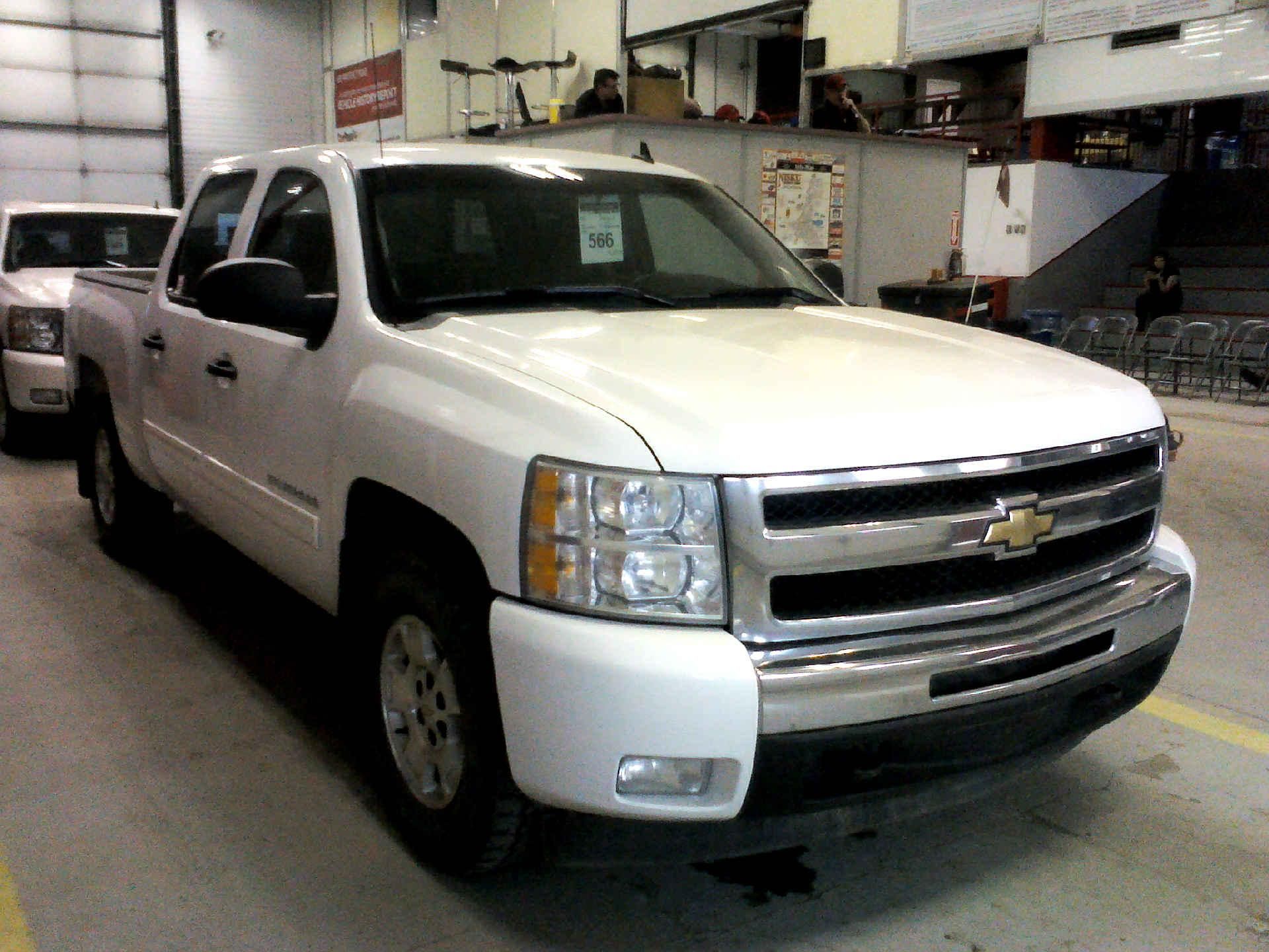 2011 CHEVROLET SILVERADO 1500 LT CREW CAB 4WD 5.3L V8 OHV 16V FFV AUTOMATIC SN:3GCPKSE31BG378298 - Image 3 of 9