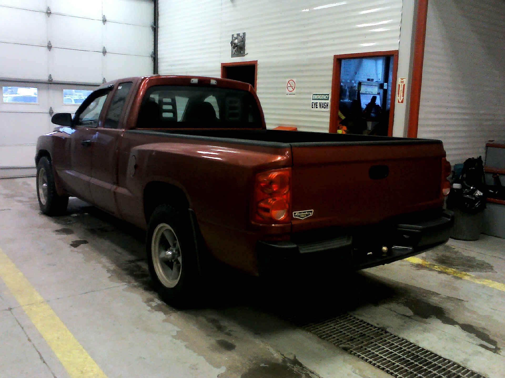 2006 DODGE DAKOTA ST CLUB CAB 2WD 3.7L V6 SOHC 12V 6-SPD AUTOMATIC SN:1D7HE22K66S558811 OPTIONS:AC - Image 2 of 9