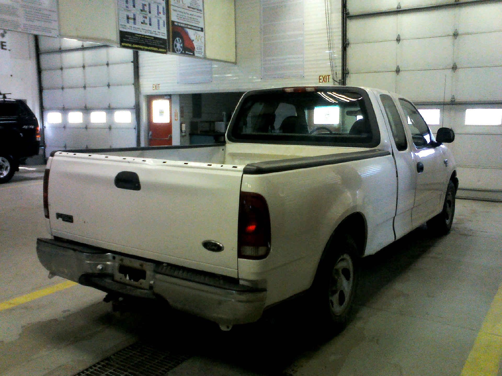2000 FORD F-150 WS SUPERCAB SHORT BED 2WD 5.4L V8 SOHC 16V AUTOMATIC SN:2FTRX17L8YCA72822 OPTIONS:AC - Image 4 of 11