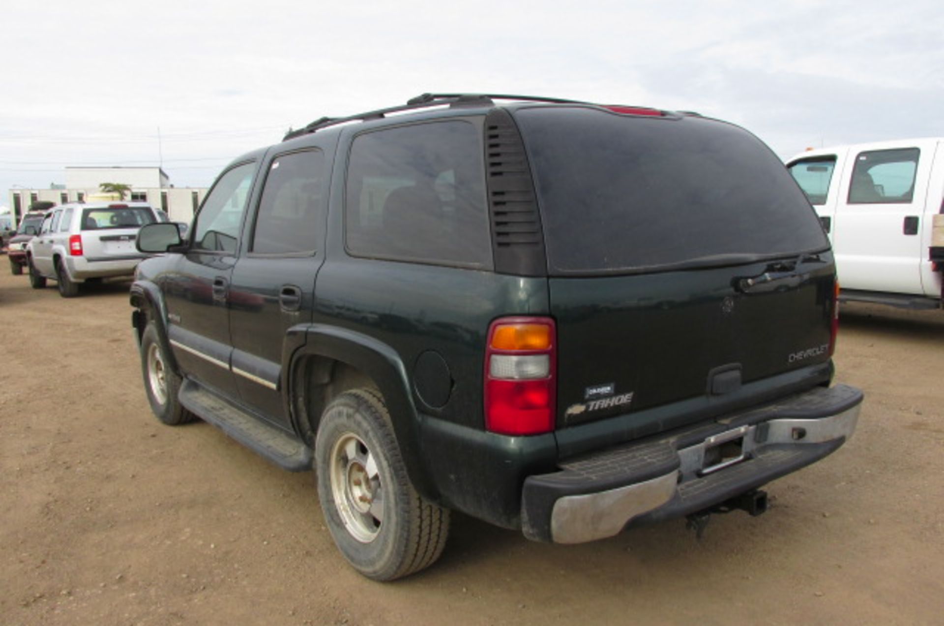 2003 CHEVROLET TAHOE 4WD 5.3L V8 OHV 16V FFV AUTOMATIC SN:1GNEK13Z03J183079 OPTIONS:AC TW CC PW - Image 2 of 10