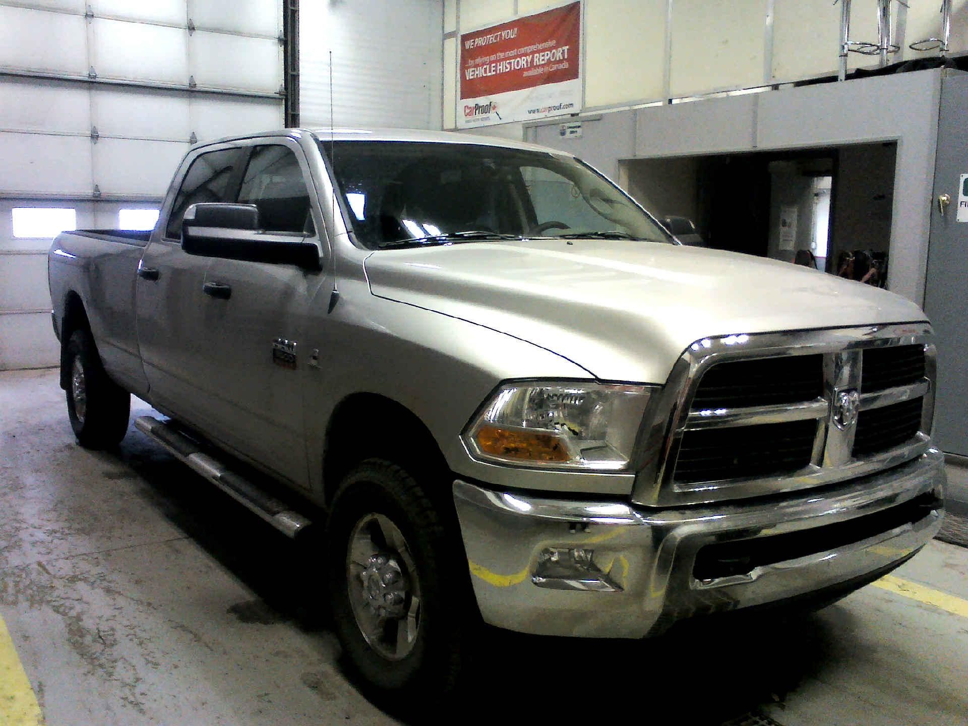 2012 RAM 3500 SLT CREW CAB LWB 4WD 6.7L L6 OHV 24V TURBO DIESEL AUTOMATIC SN:3C63D3HL2CG141676 - Image 3 of 9