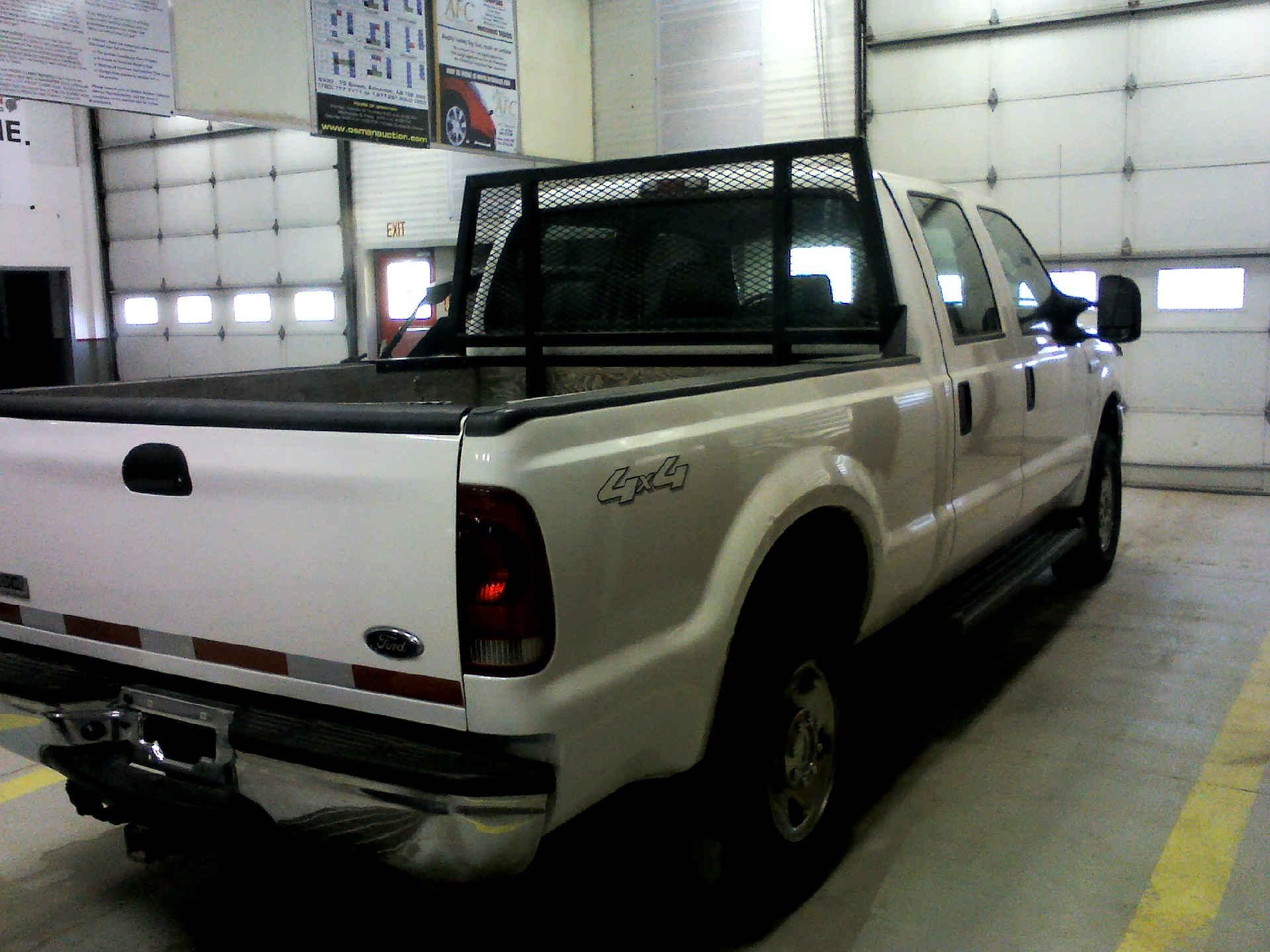 2006 FORD F-250 SD XLT CREW CAB 4WD 5.4L V8 SOHC 16V AUTOMATIC SN:1FTSW21556ED34193 OPTIONS:AC TW CC - Image 4 of 10