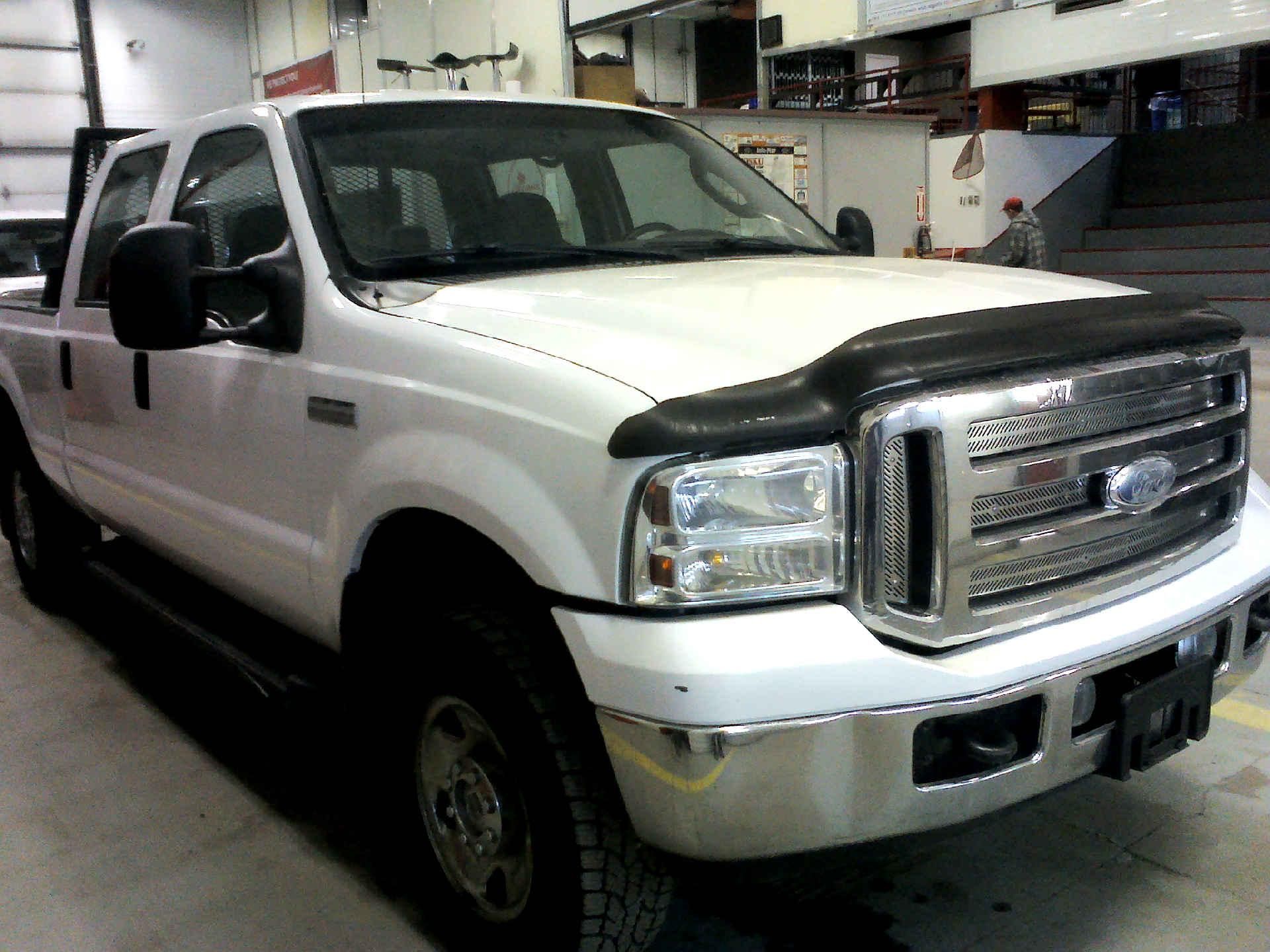 2006 FORD F-250 SD XLT CREW CAB 4WD 5.4L V8 SOHC 16V AUTOMATIC SN:1FTSW21556ED34193 OPTIONS:AC TW CC - Image 3 of 10