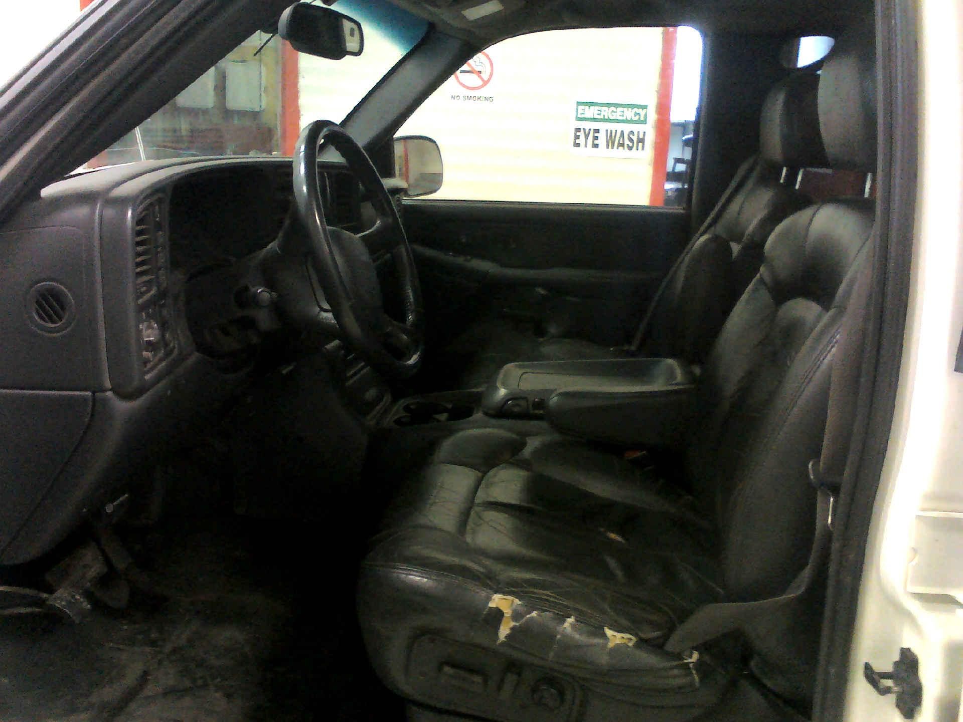2002 GMC SIERRA 2500HD SLT CREW CAB SHORT BED 4WD 6.6L V8 OHV 32V TURBO DIESEL AUTOMATIC SN: - Image 5 of 9
