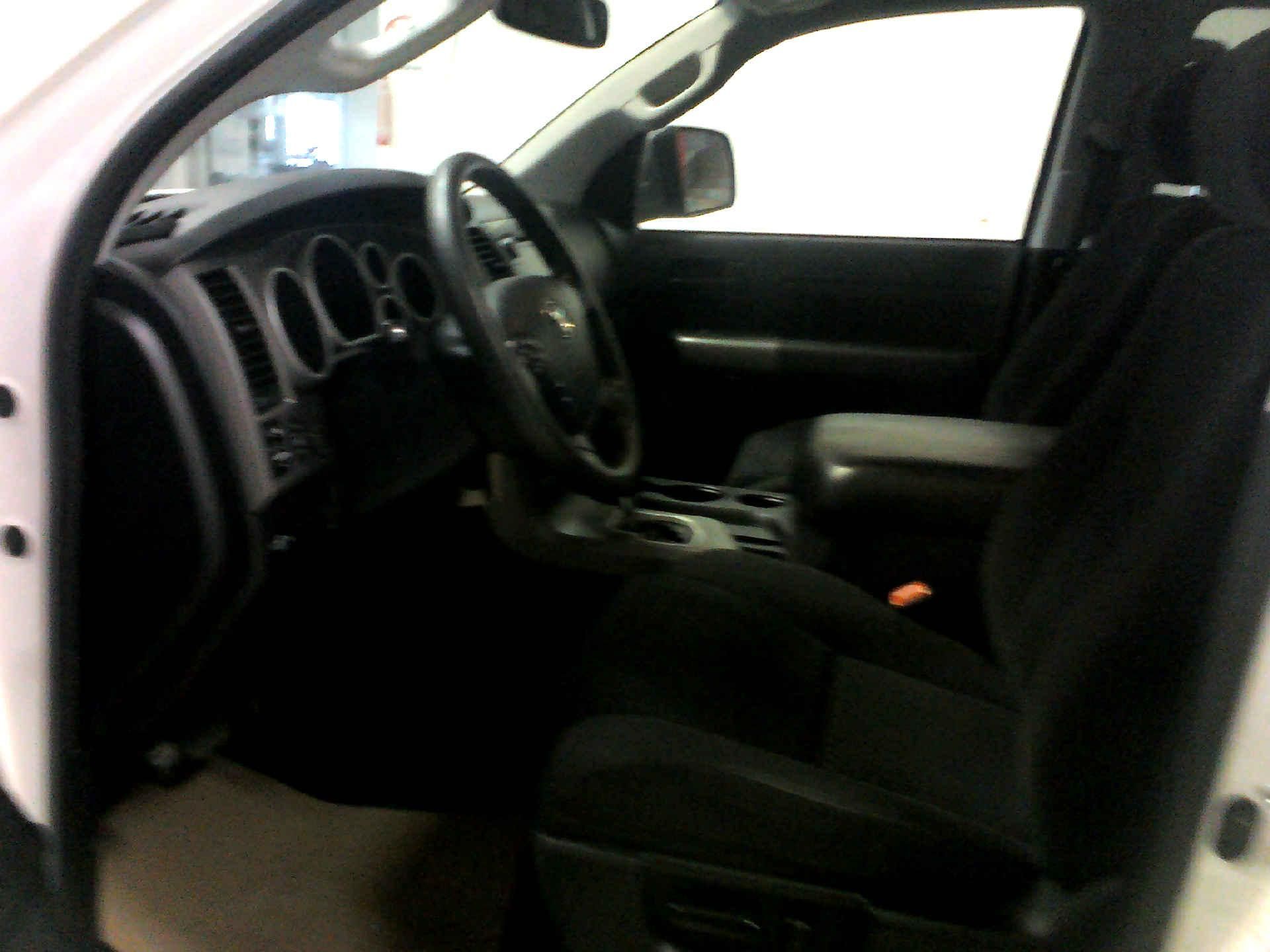 2012 TOYOTA TUNDRA SR5 CREW CAB 4.6L 4WD 4.6L V8 DOHC 32V AUTOMATIC SN:5TFUM5F13CX027613 OPTIONS: - Image 5 of 9