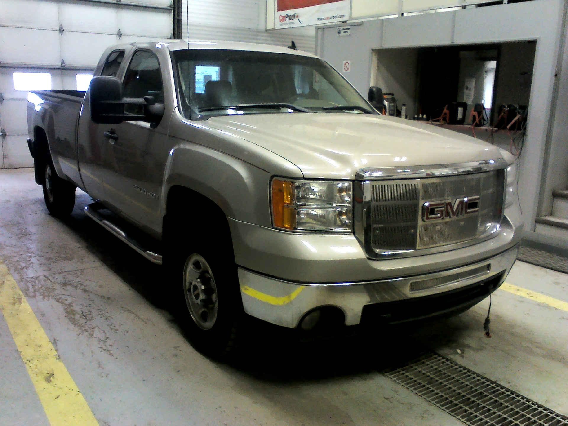 2007 GMC SIERRA 2500HD EXT. CAB 4WD 6.0L V8 OHV 16V AUTOMATIC SN:1GTHK29K47E535066 OPTIONS:AC TW - Image 3 of 7