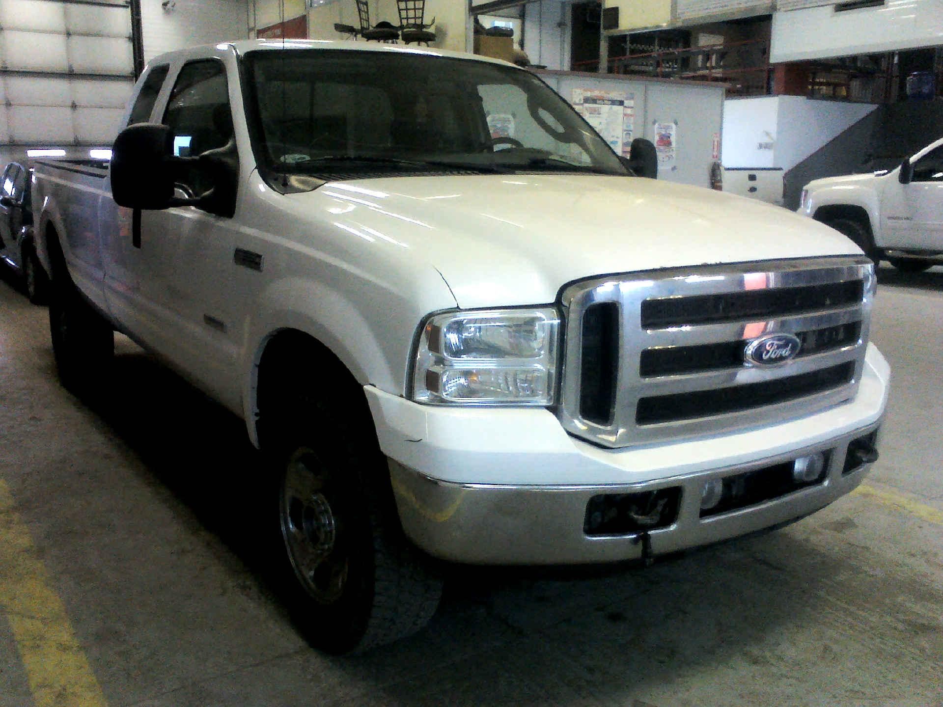 2006 FORD F-350 SD XLT SUPERCAB 4WD 6.0L V8 OHV 32V TURBO DIESEL AUTOMATIC SN:1FTWX31P96ED16141 - Image 3 of 9