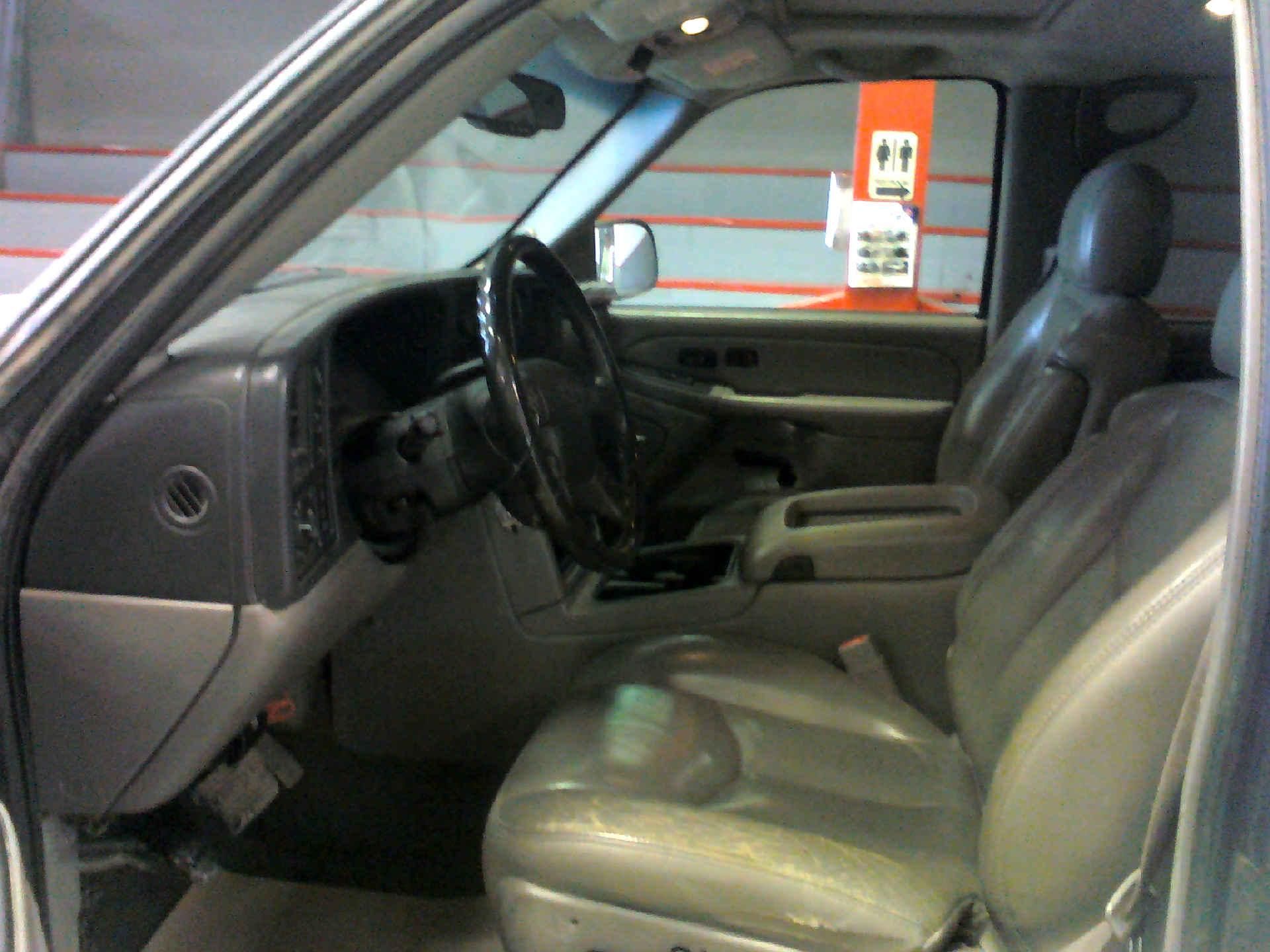 2006 CHEVROLET AVALANCHE 1500 4WD (NOT WORKING) 5.3L V8 OHV 16V AUTOMATIC SN:3GNEK12TX6G110188 - Image 5 of 9