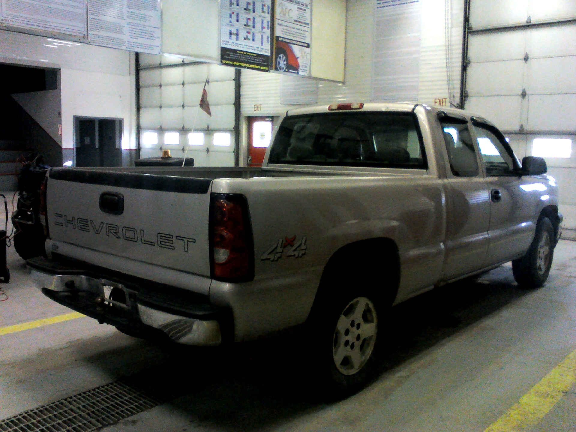 2006 CHEVROLET SILVERADO 1500 CAB LONG BED 4WD 4.8L V8 OHV 16V AUTOMATIC SN:2GCEK19V561357014 - Image 4 of 9