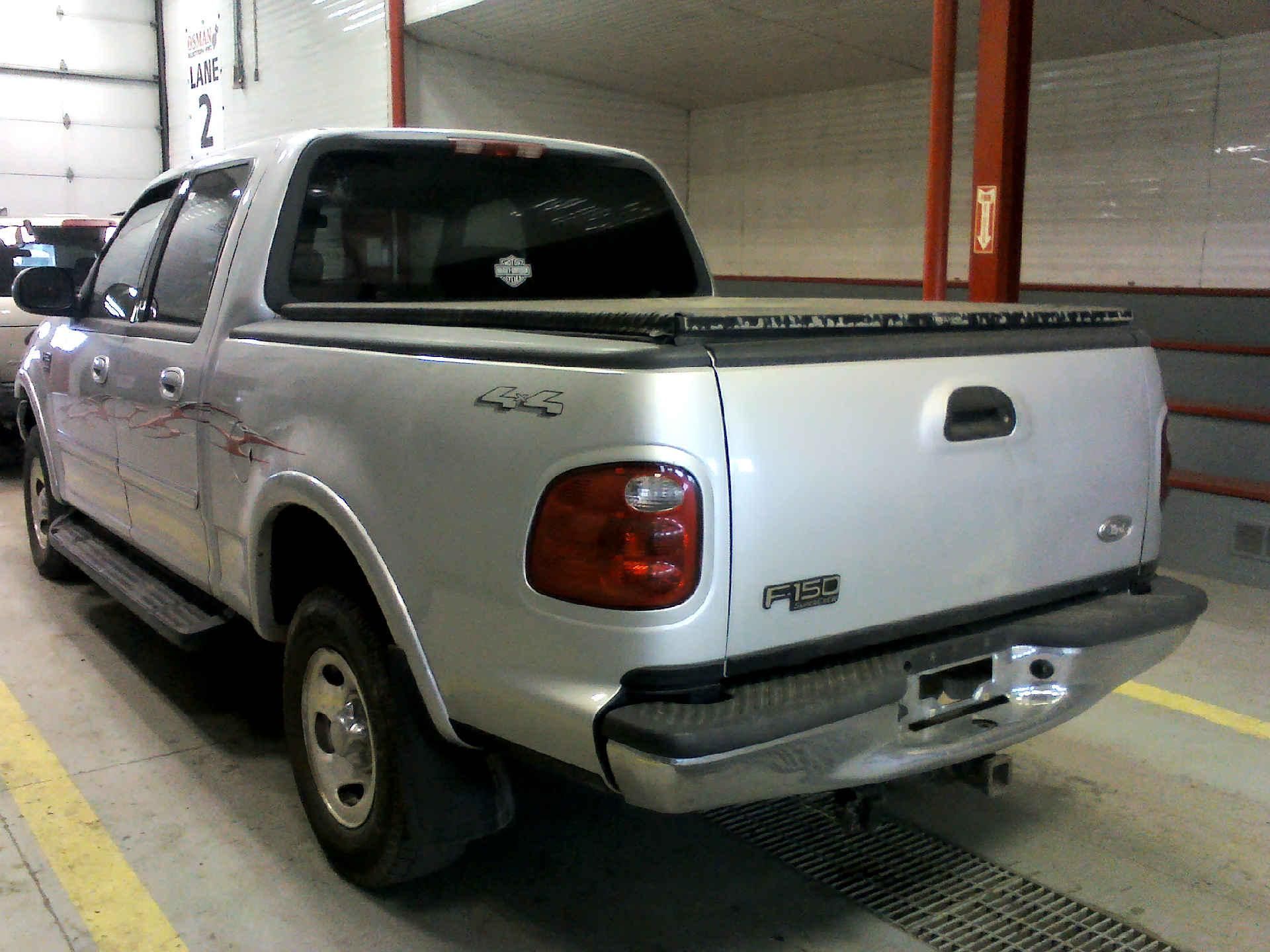 2001 FORD F-150 XLT SUPERCREW 4WD 4.6L V8 SOHC 16V AUTOMATIC SN:1FTRW08WX1KA77379 OPTIONS:AC TW CC - Image 2 of 9